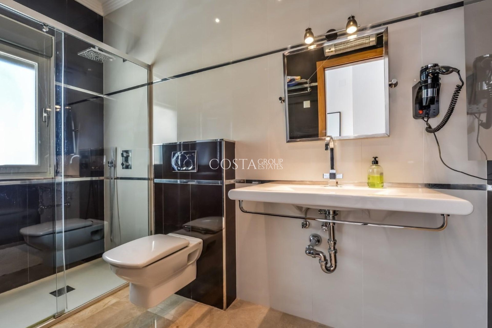 Resale - Villa -
Benissa - Benissa Centro