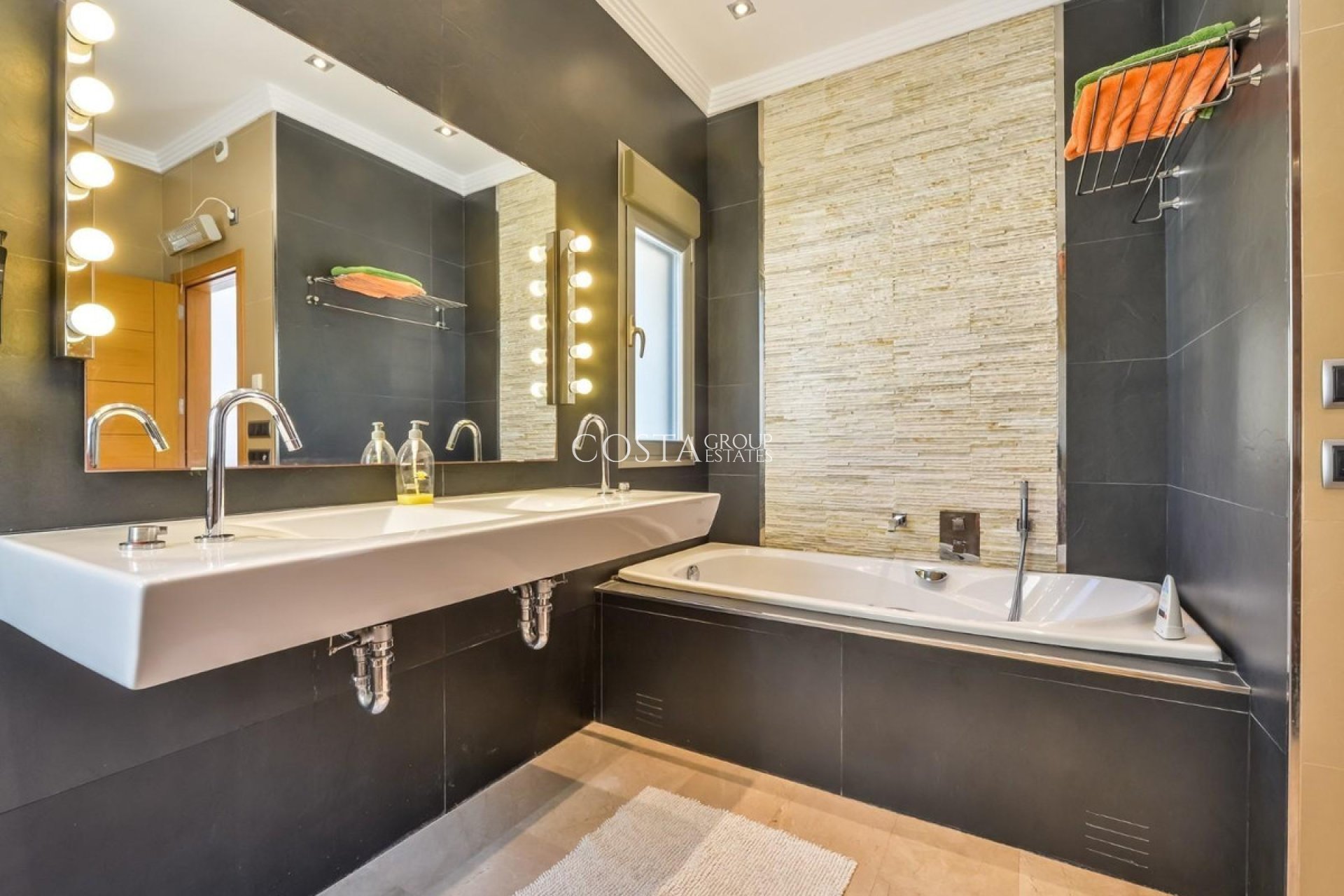 Resale - Villa -
Benissa - Benissa Centro