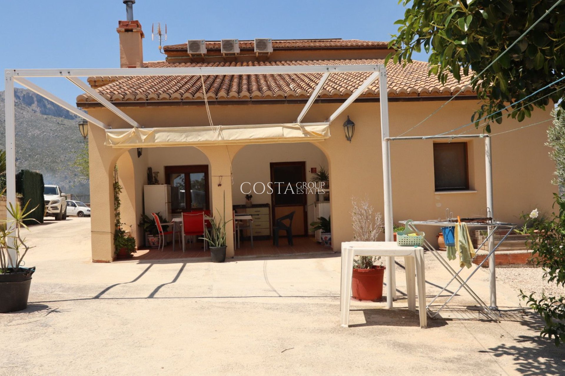 Resale - Villa -
Benissa - Lleus