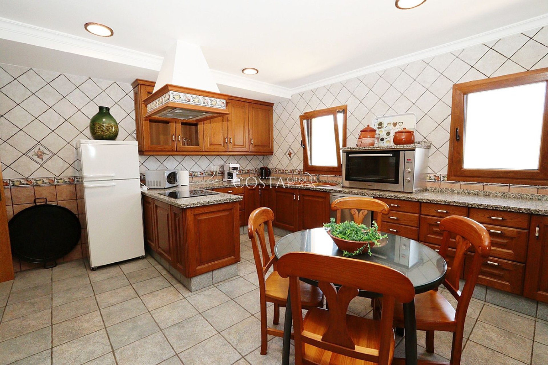 Resale - Villa -
Benissa - Lleus