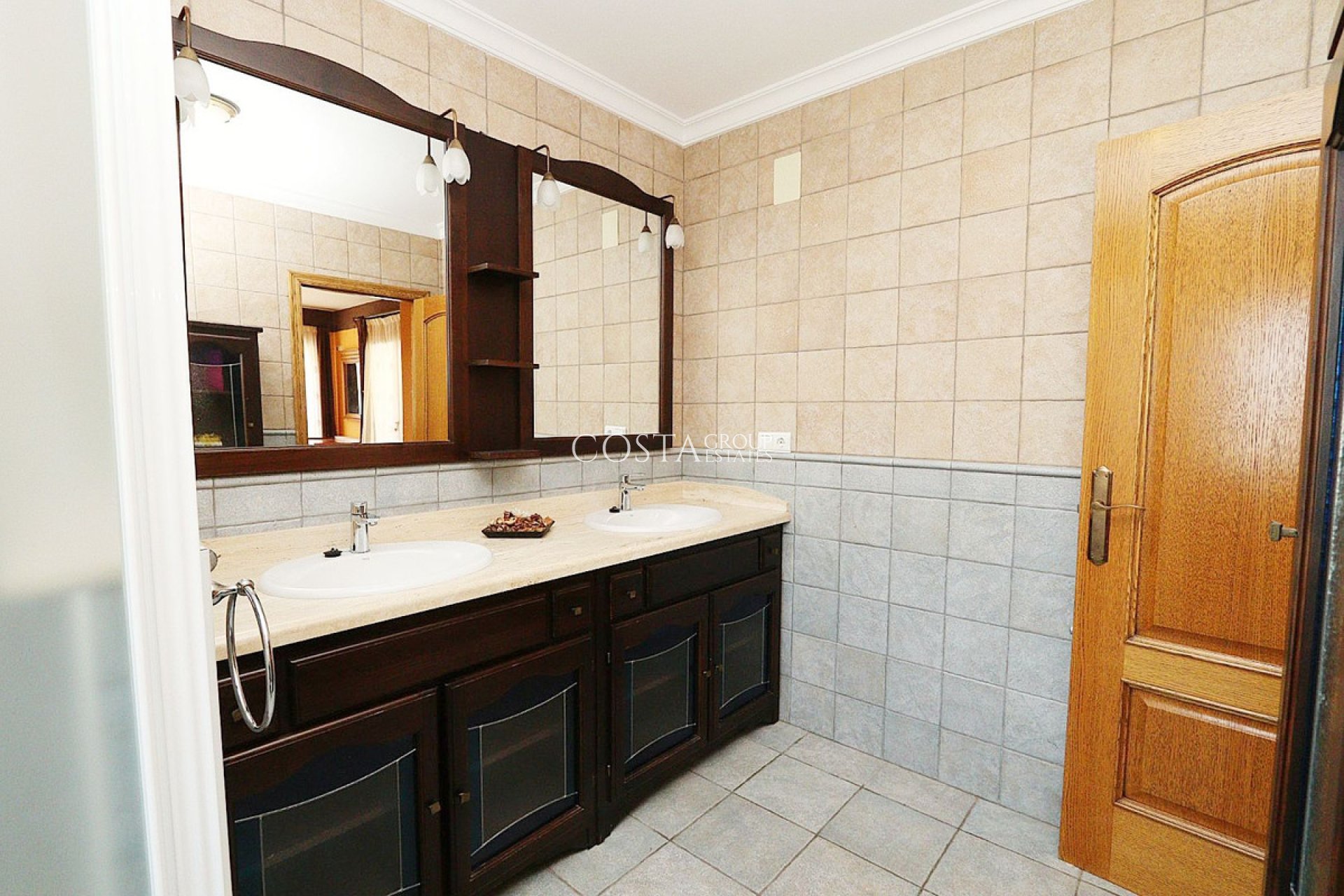 Resale - Villa -
Benissa - Lleus