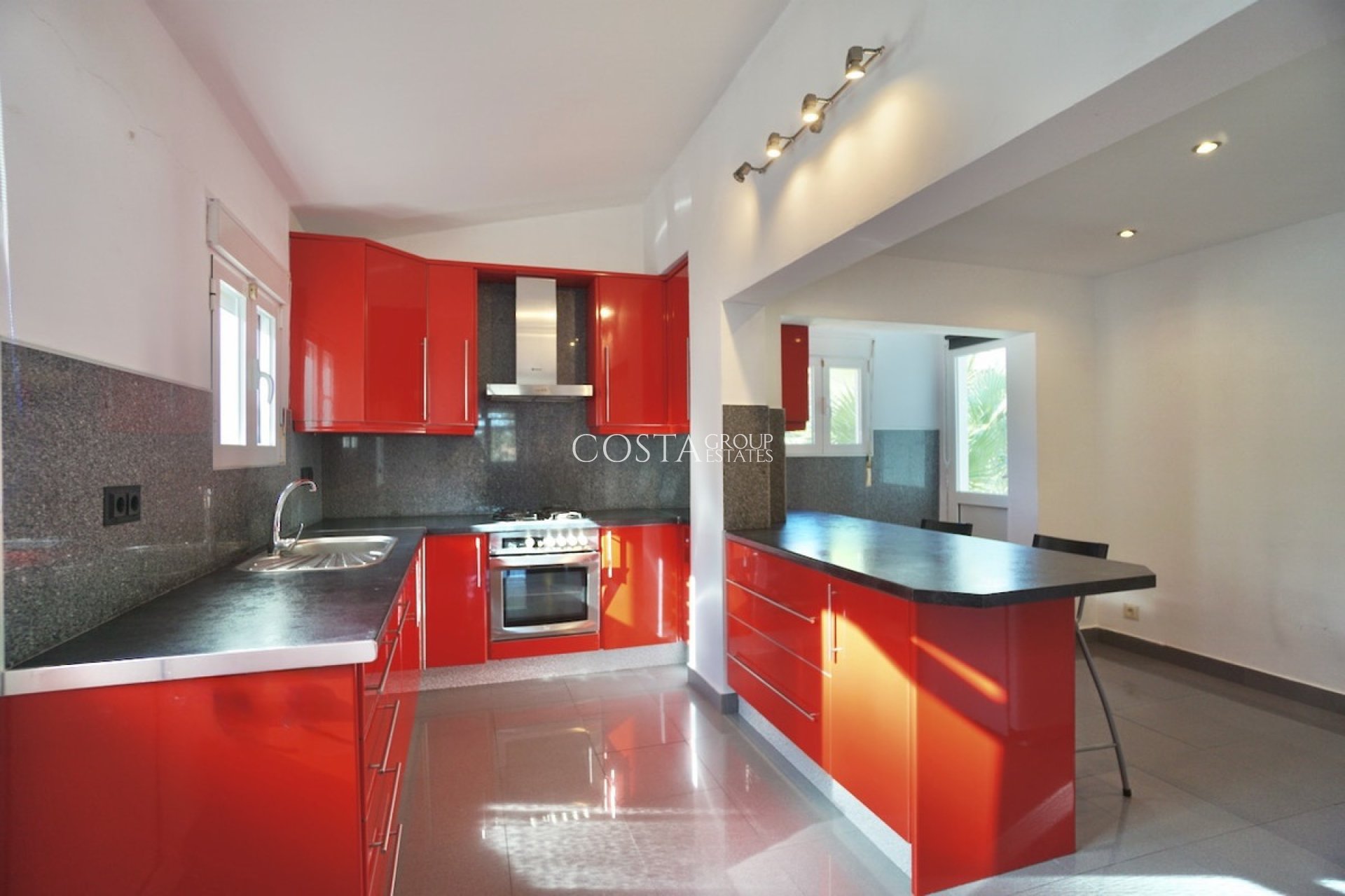 Resale - Villa -
Benissa