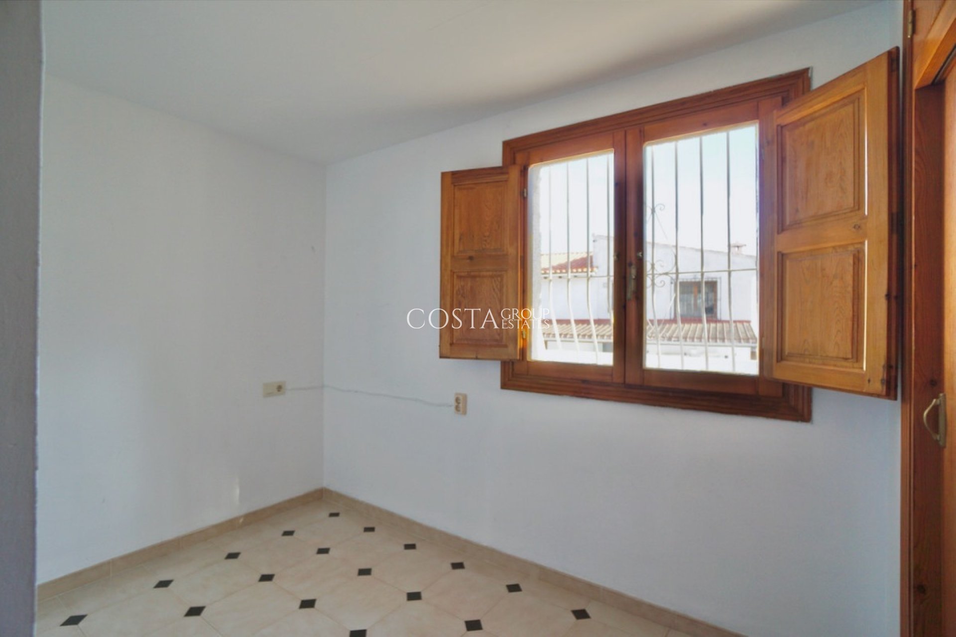 Resale - Villa -
Benissa