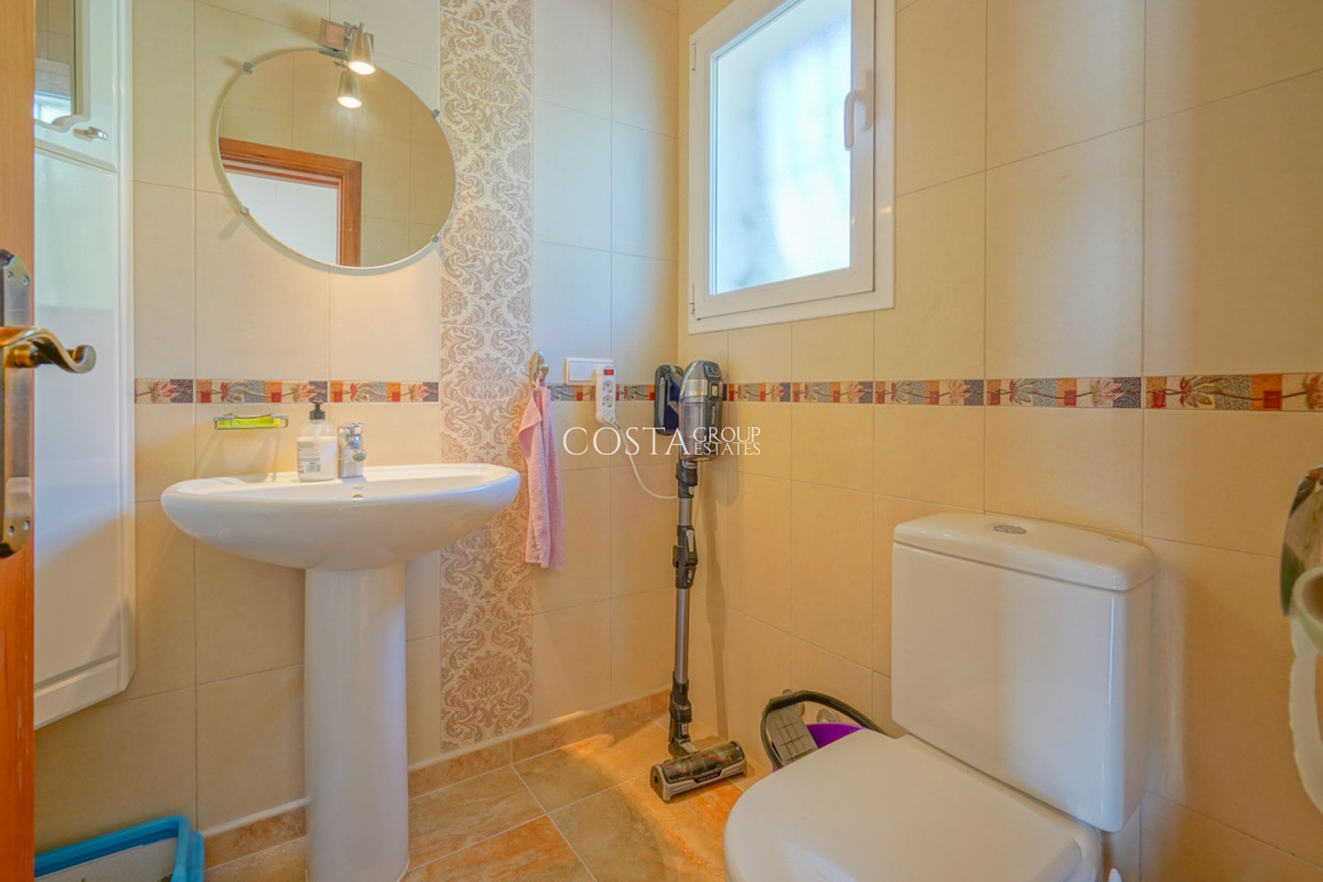 Resale - Villa -
Benitachell - Benitachell Centro