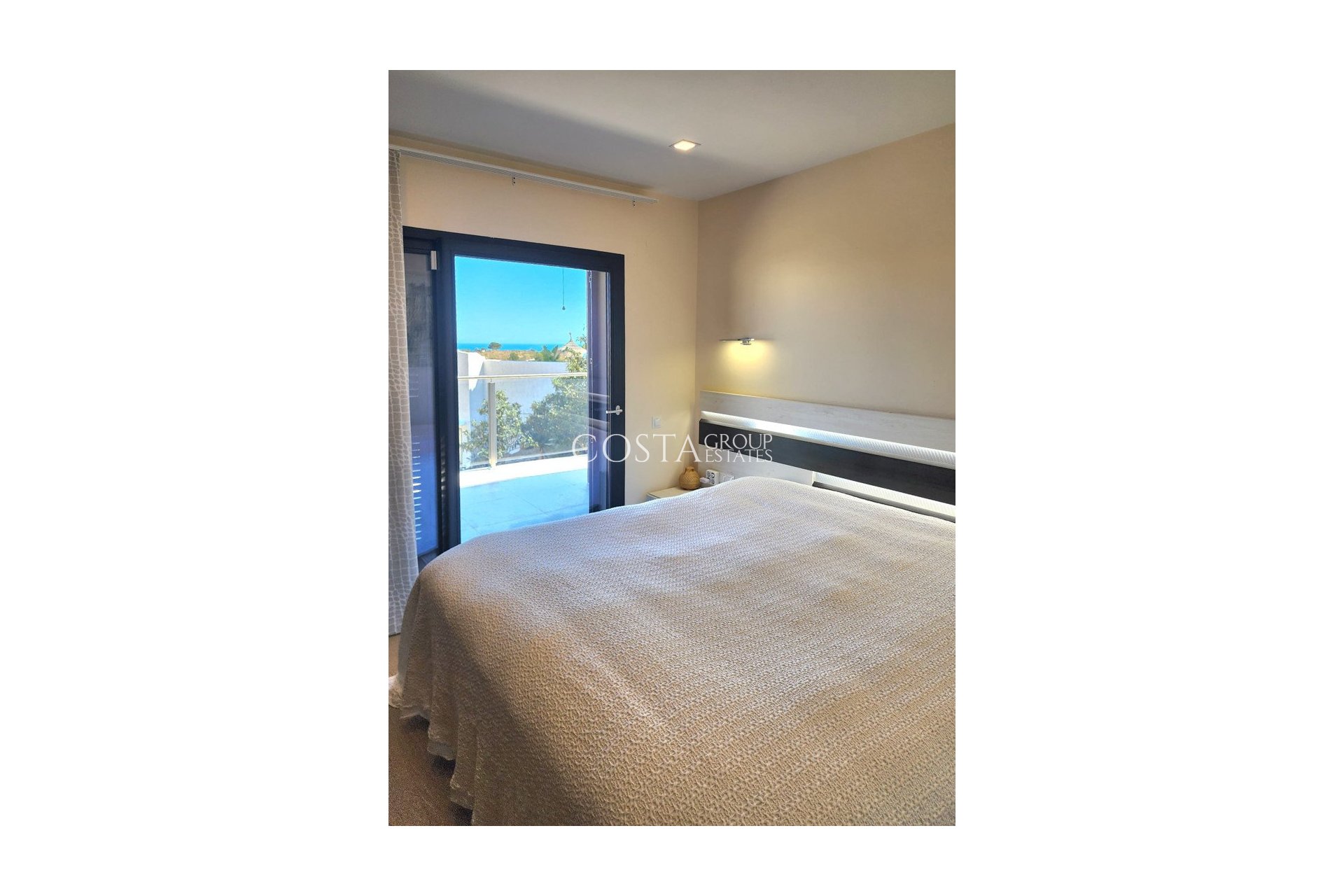 Resale - Villa -
Benitachell - Cumbre Del Sol