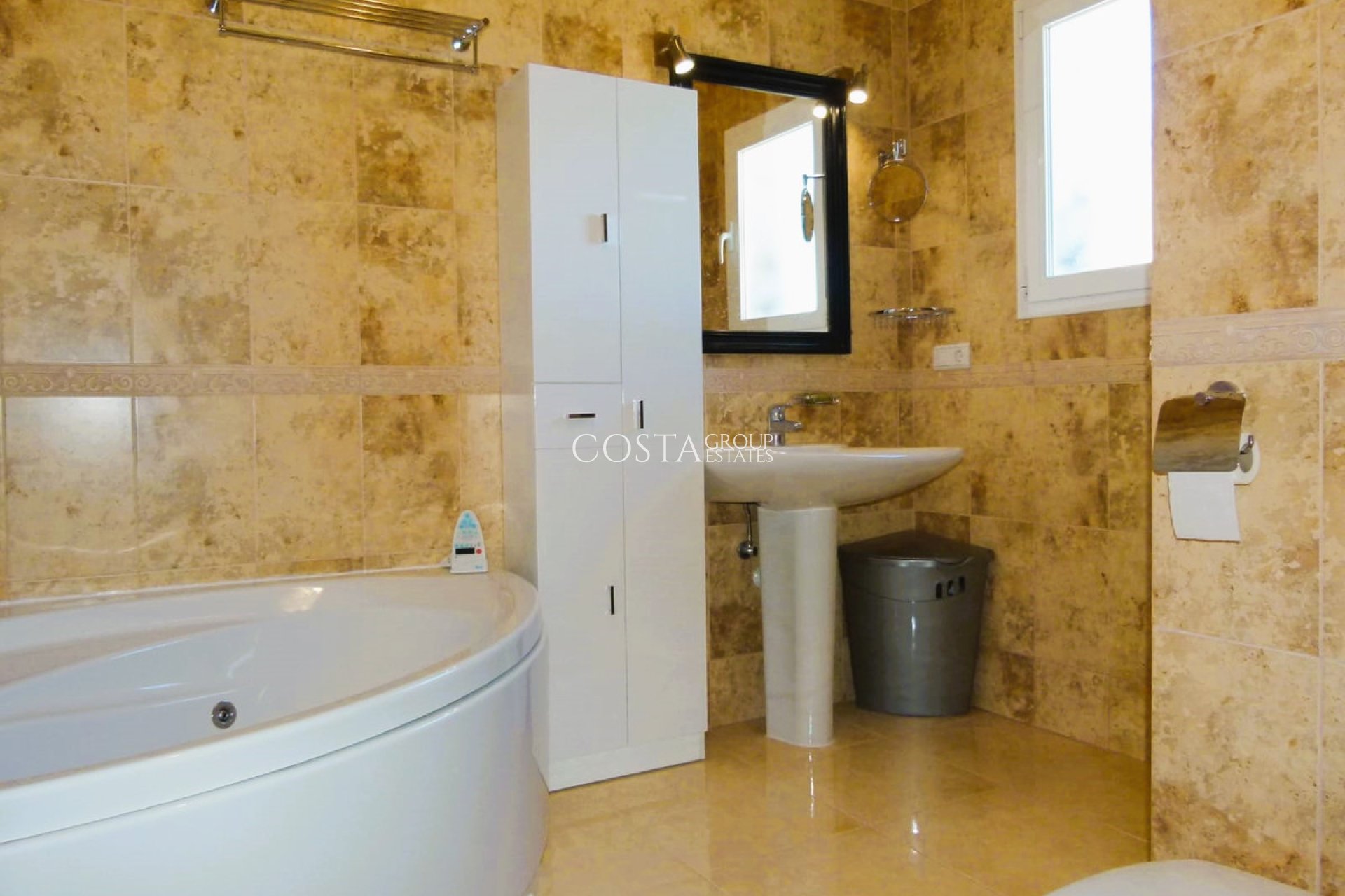 Resale - Villa -
Benitachell - Cumbre Del Sol