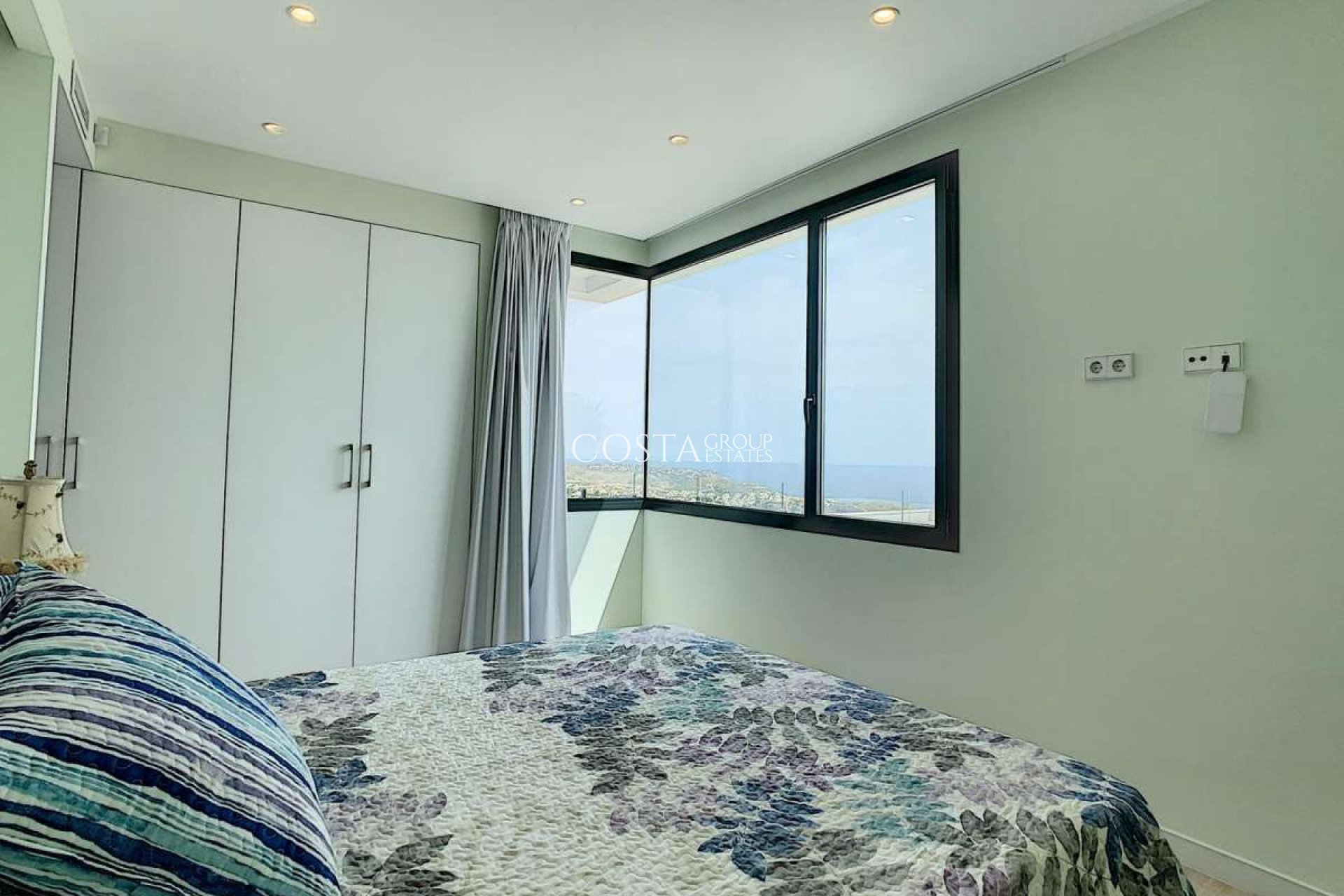 Resale - Villa -
Benitachell - Cumbre Del Sol