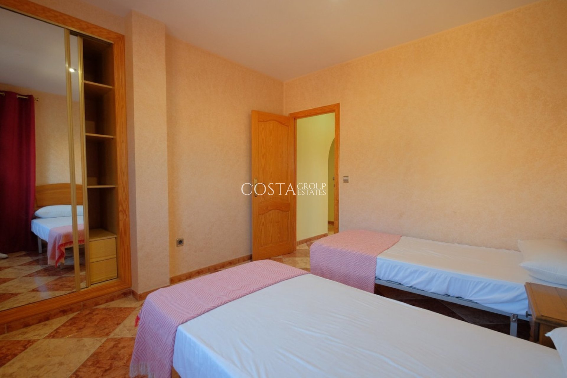 Resale - Villa -
Calpe - Calpe Centro