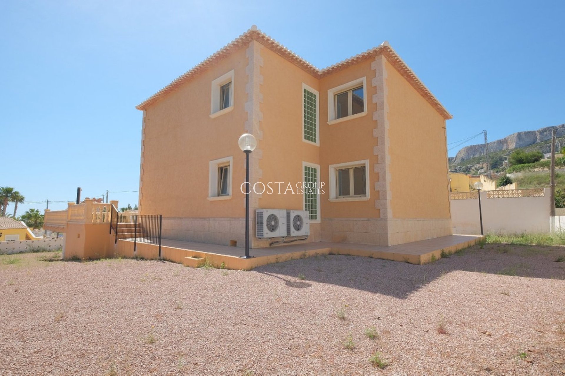 Resale - Villa -
Calpe - la Canuta