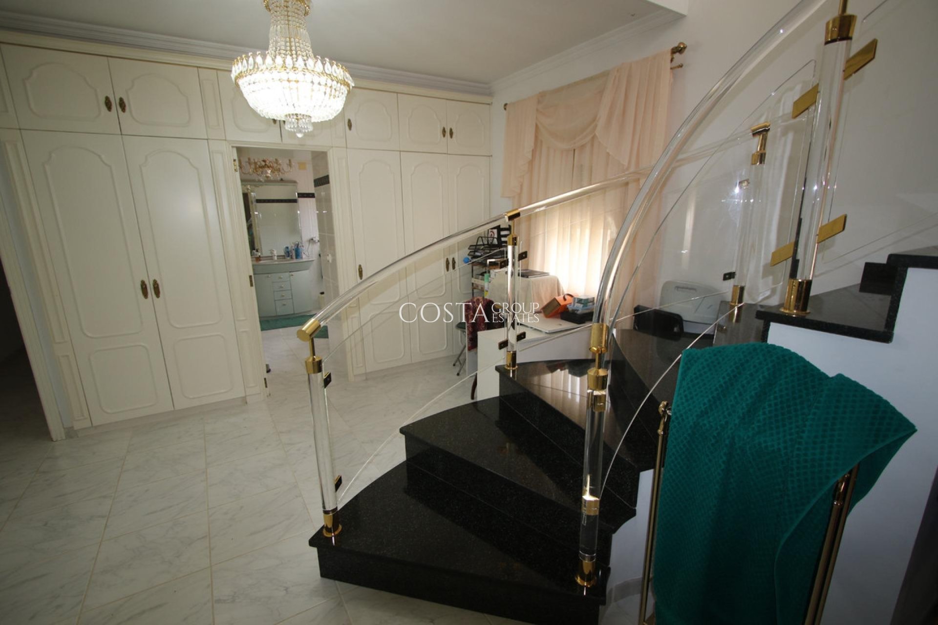 Resale - Villa -
Calpe - la Canuta