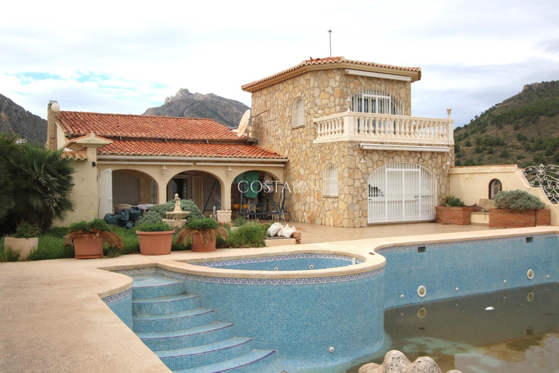 Resale - Villa -
Calpe - la Canuta