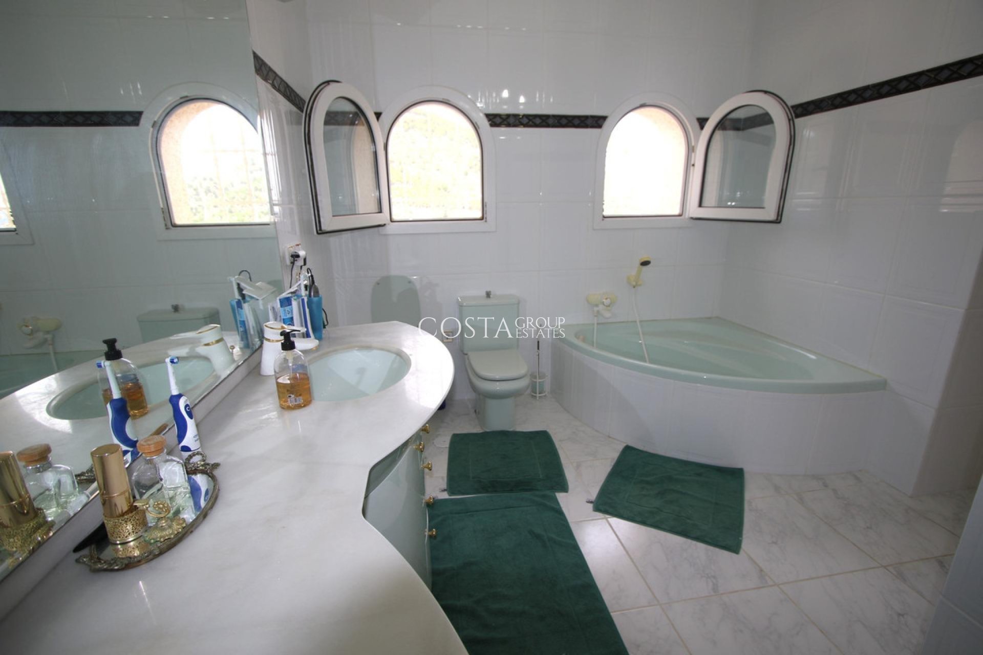 Resale - Villa -
Calpe - la Canuta