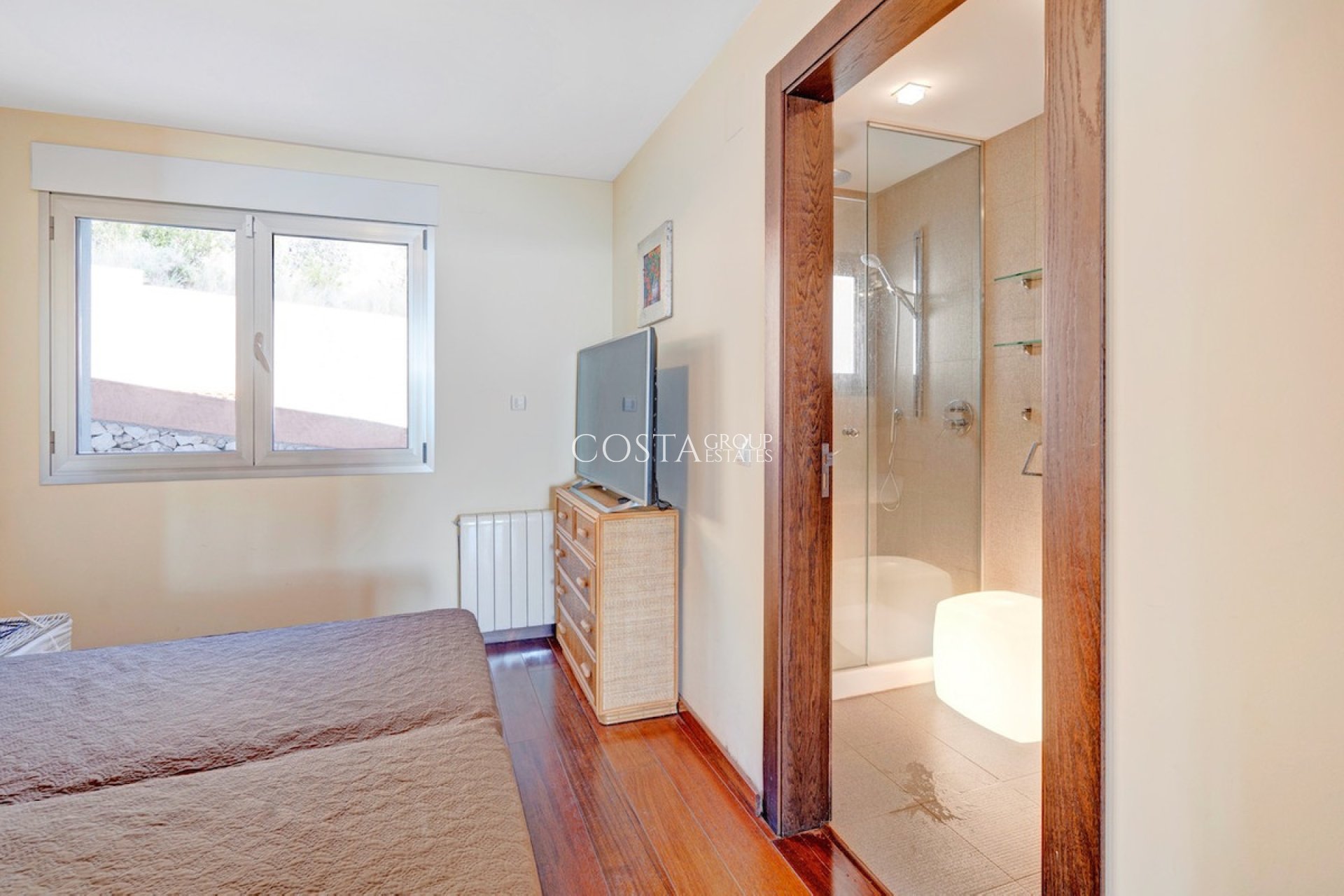 Resale - Villa -
Calpe - Les Bassetes