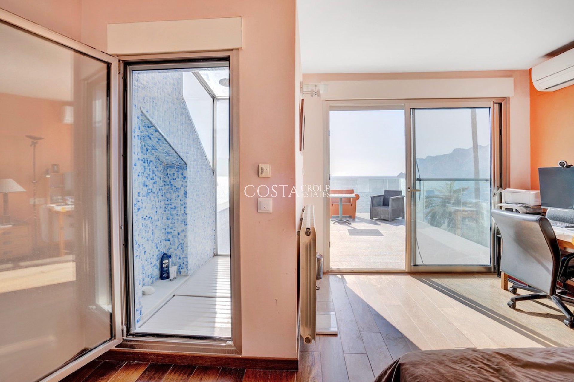 Resale - Villa -
Calpe - Les Bassetes