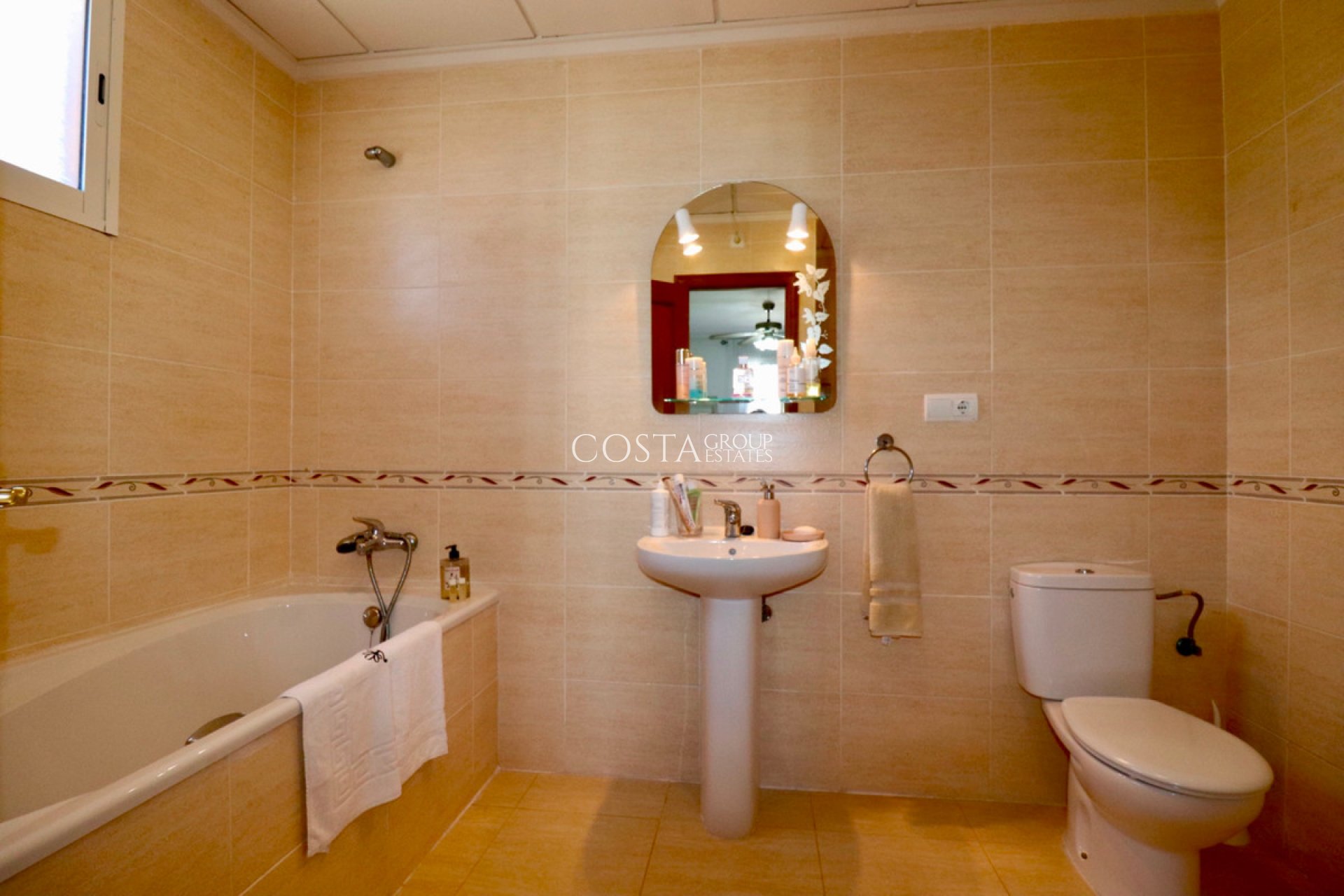 Resale - Villa -
Catral - Catral Centro