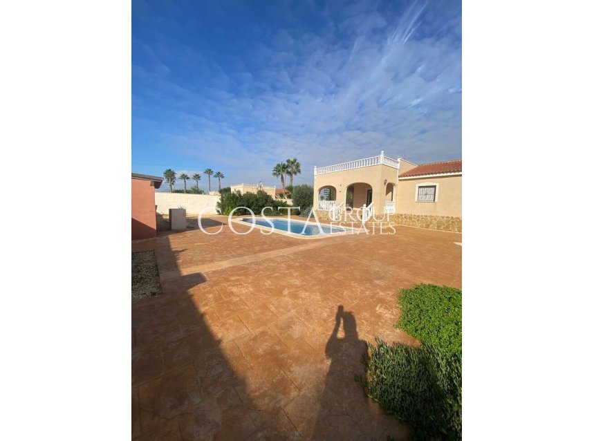 Resale - Villa -
Catral - Catral Centro