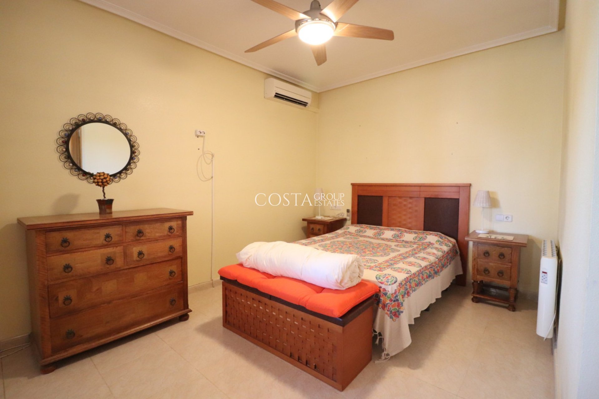 Resale - Villa -
Catral - Catral Centro