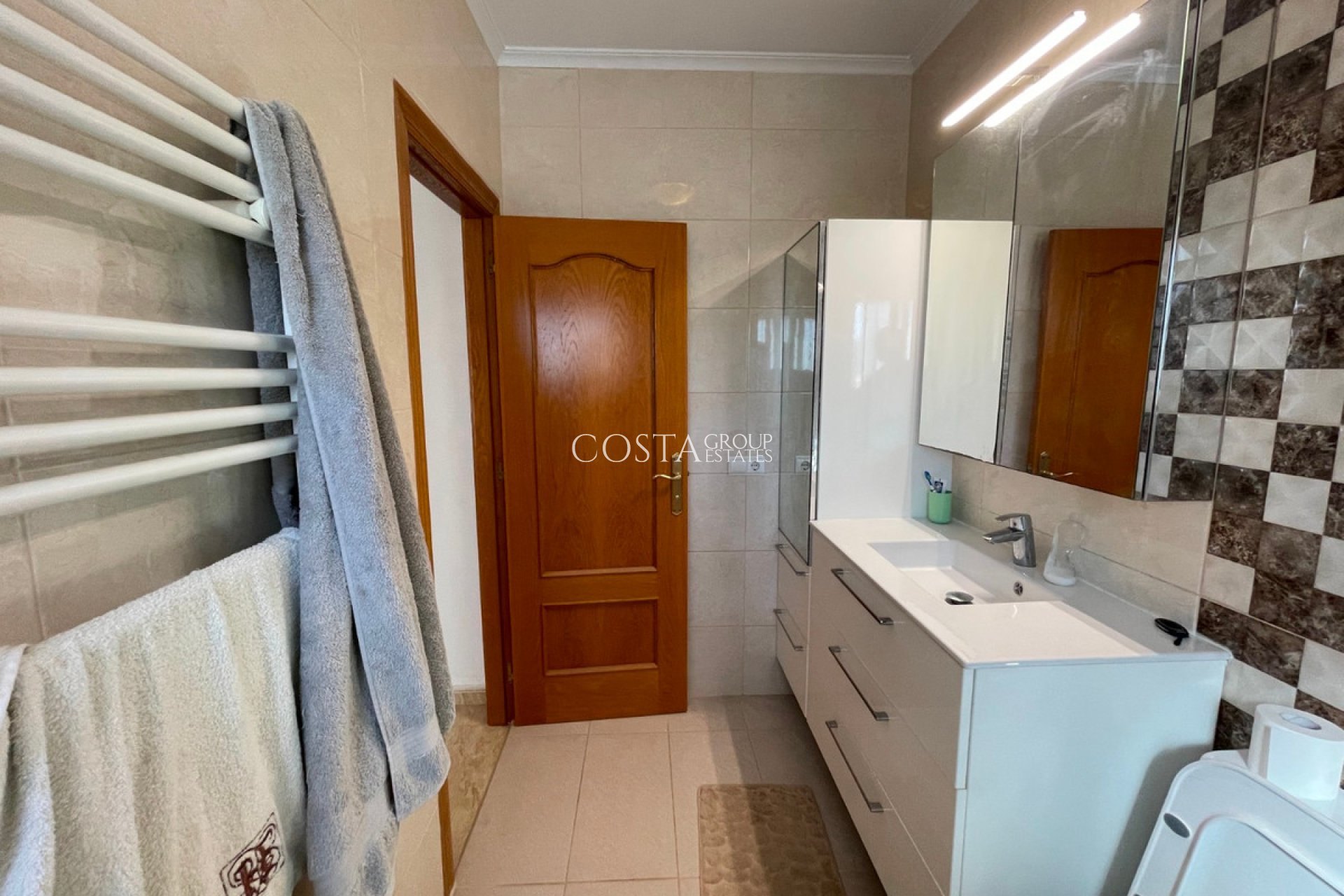 Resale - Villa -
Catral - Catral Centro
