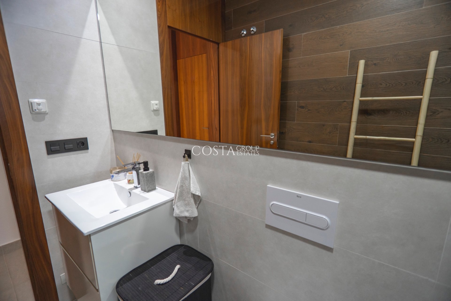 Resale - Villa -
Ciudad Quesada - town