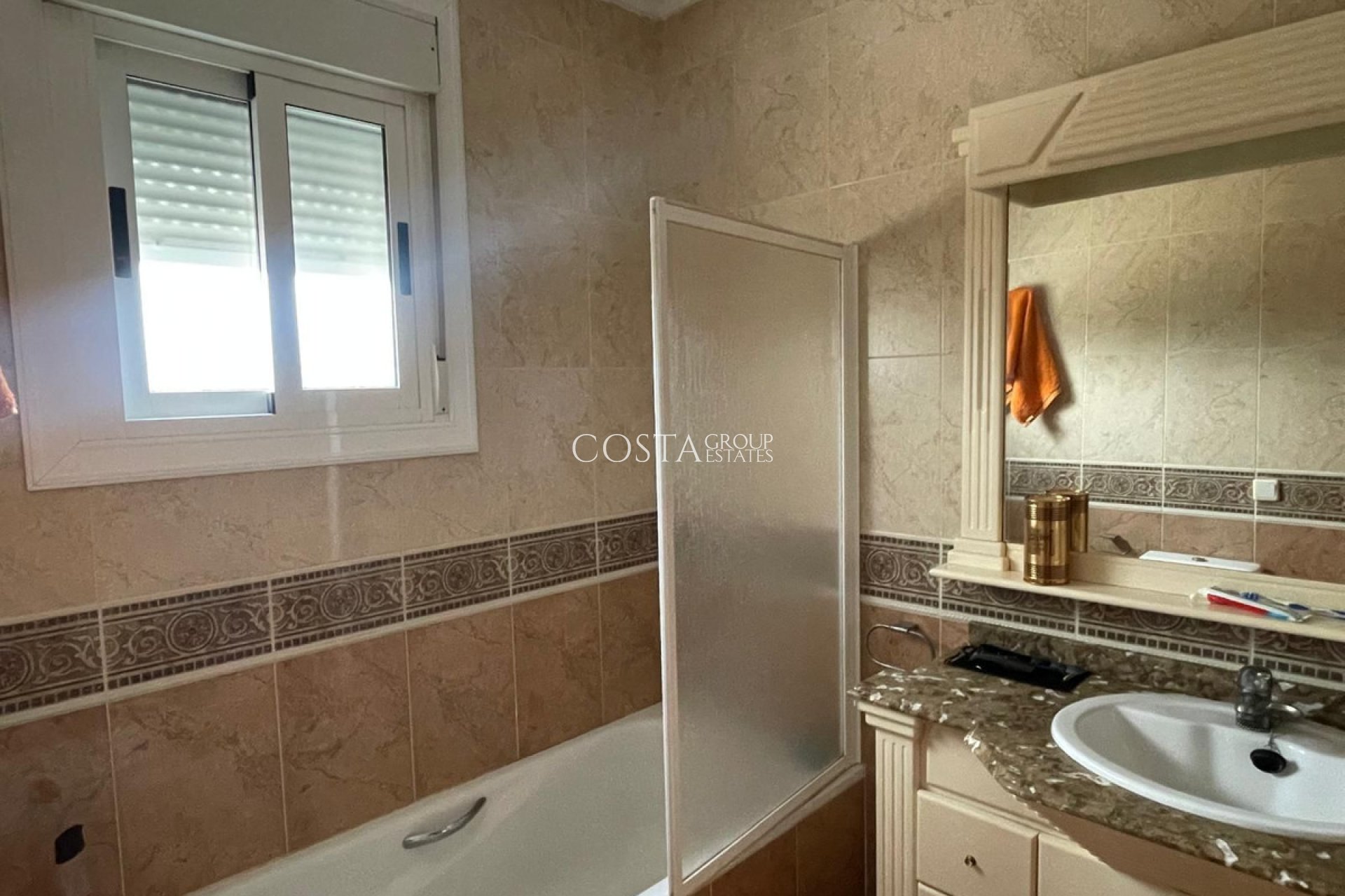 Resale - Villa -
Daya Vieja - Daya Vieja Centro