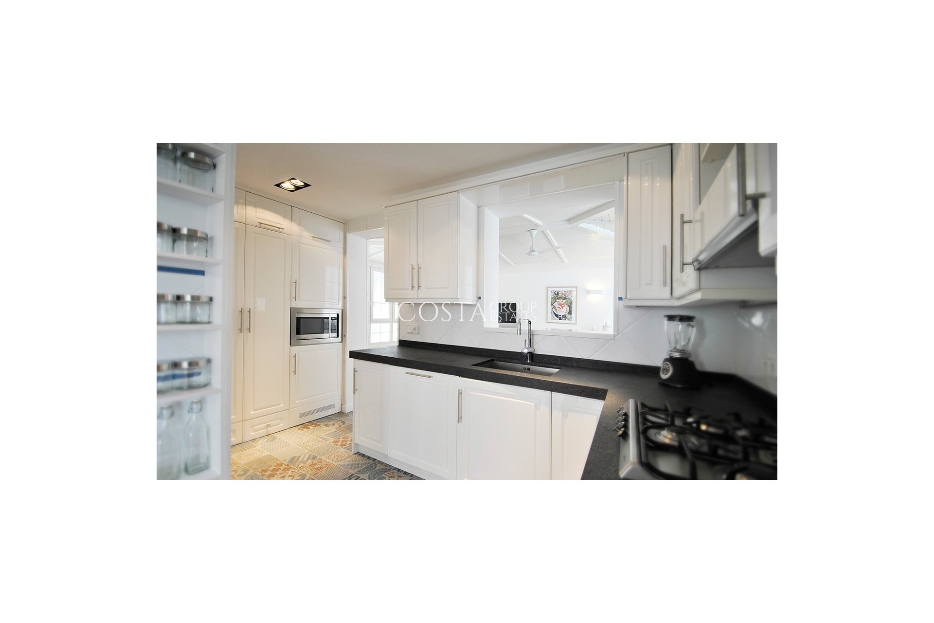 Resale - Villa -
Elche - La Marina