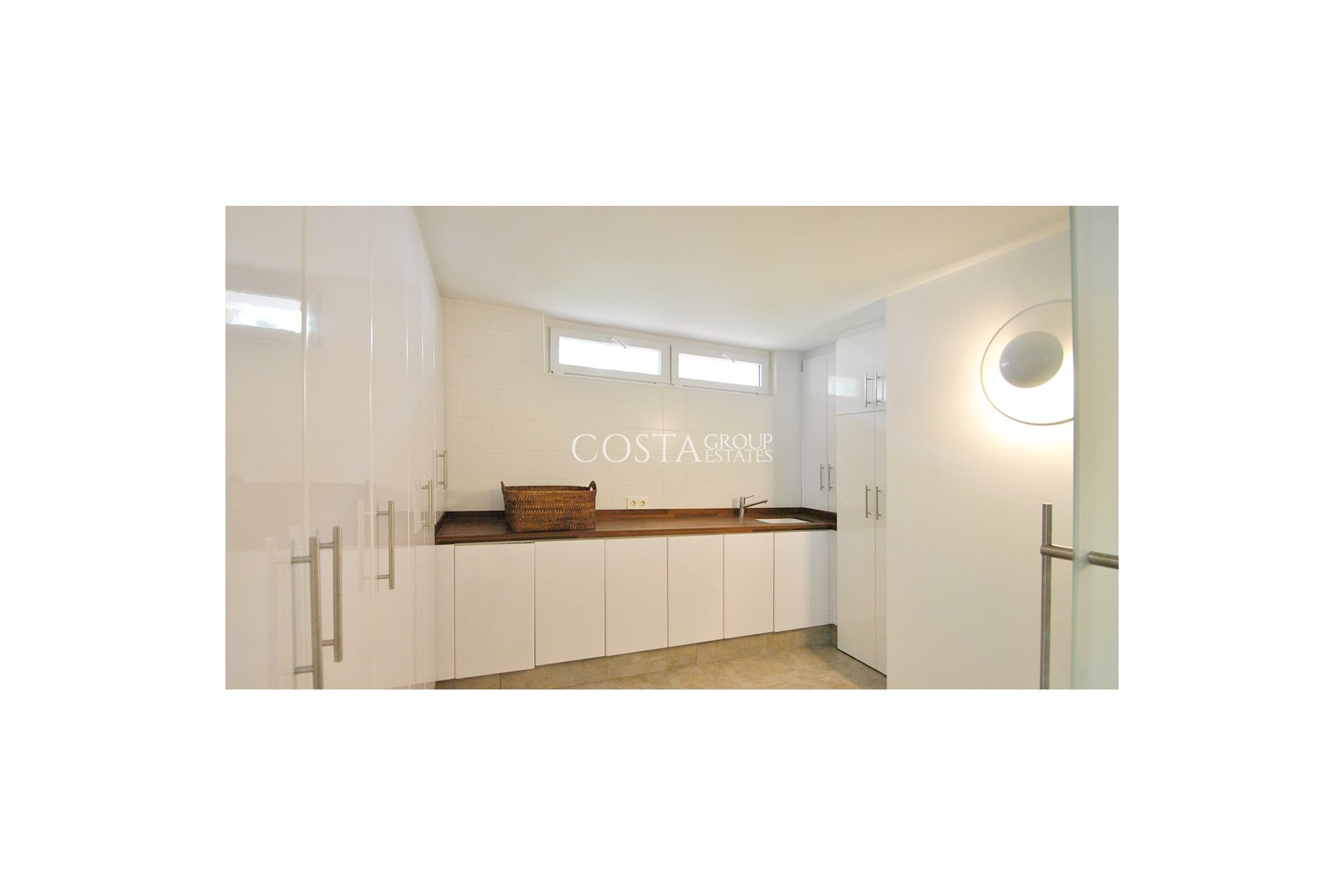 Resale - Villa -
Elche - La Marina