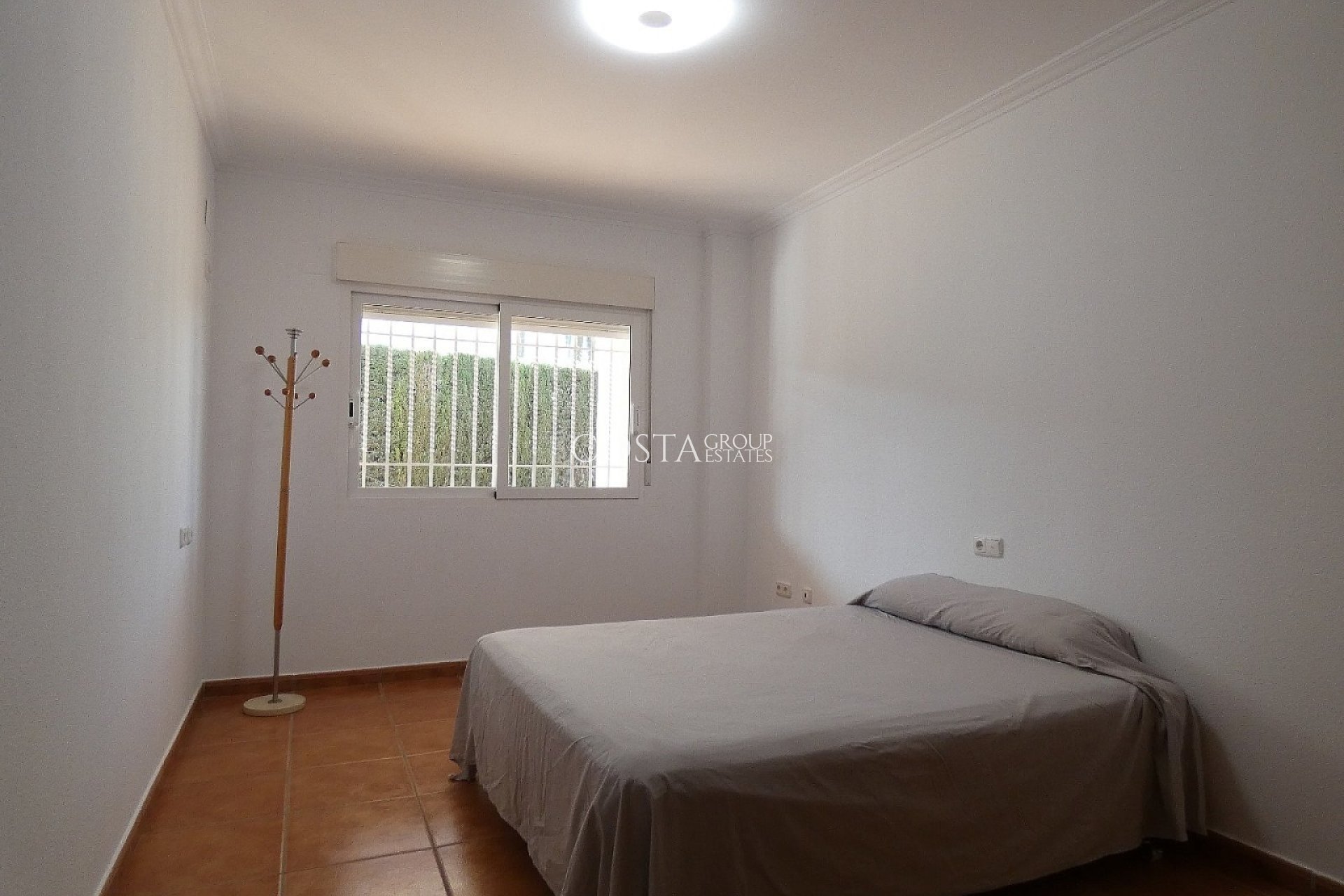 Resale - Villa -
Elda