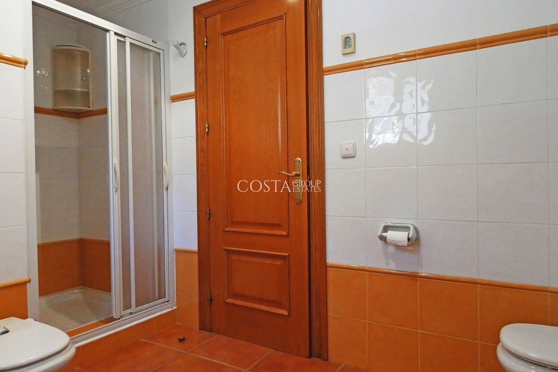 Resale - Villa -
Elda