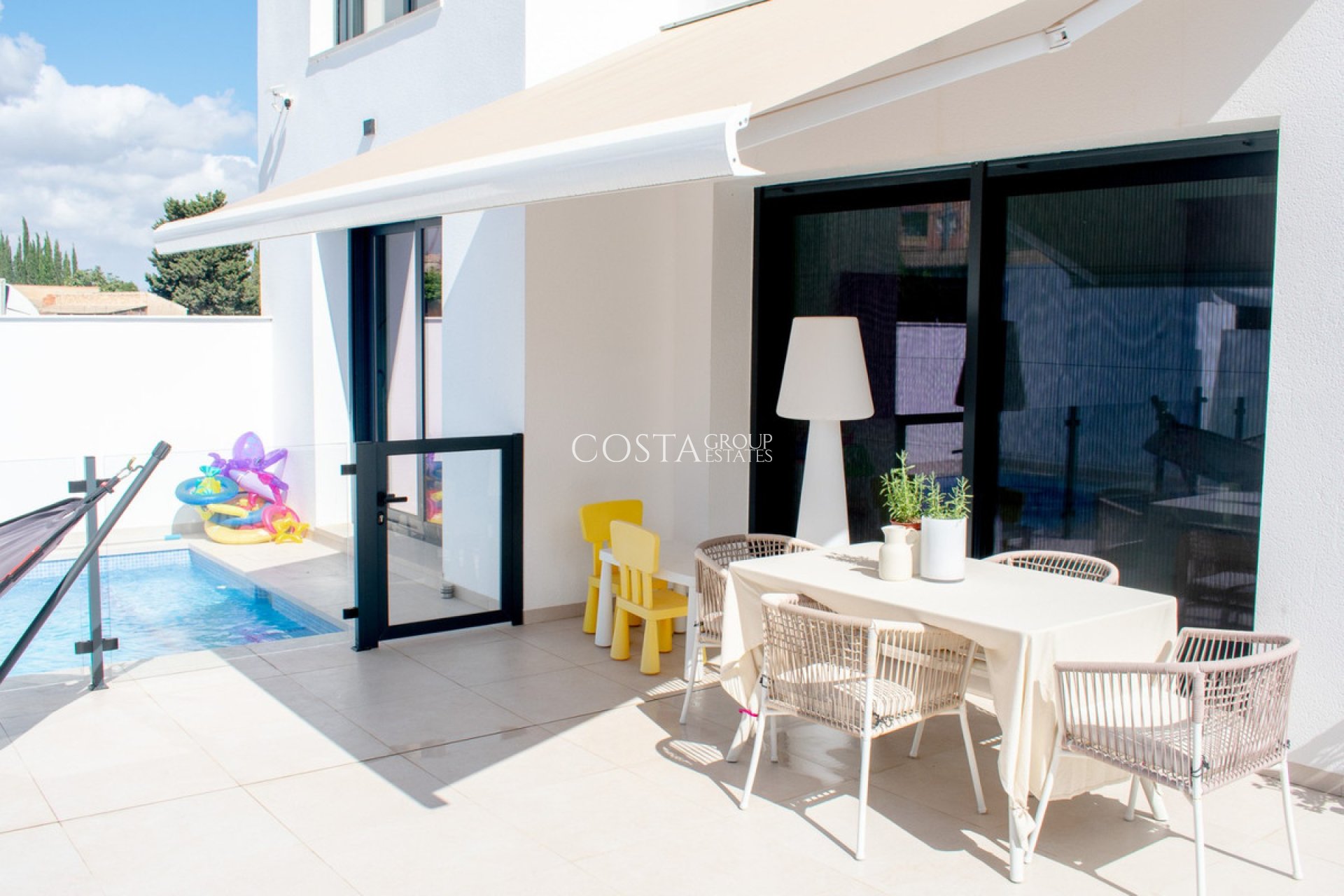 Resale - Villa -
Formentera de Segura