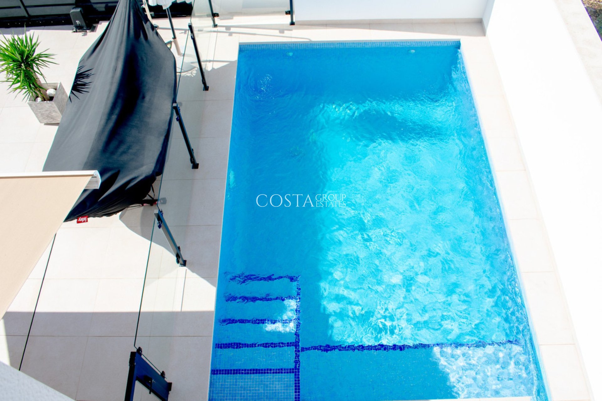 Resale - Villa -
Formentera de Segura