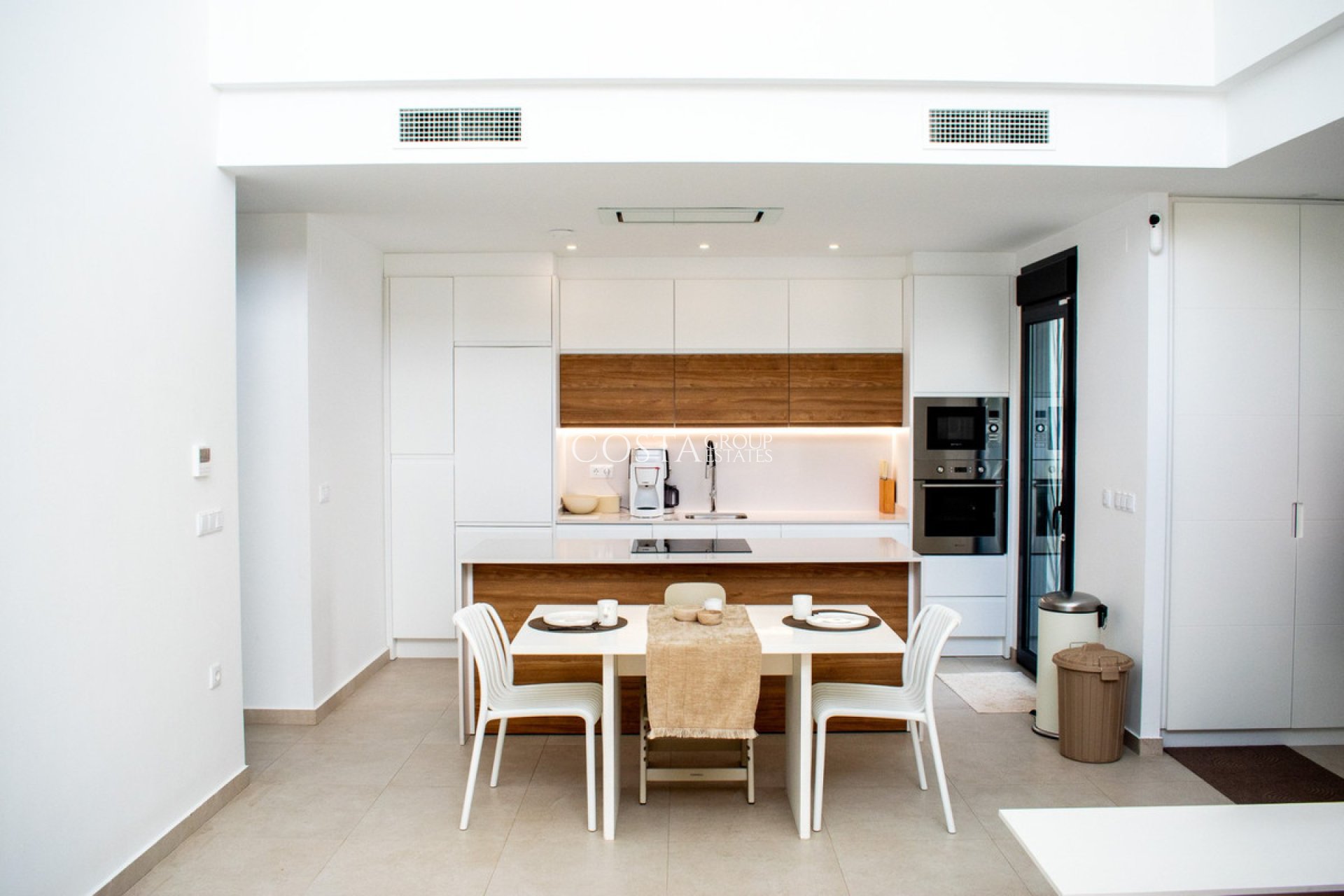 Resale - Villa -
Formentera de Segura