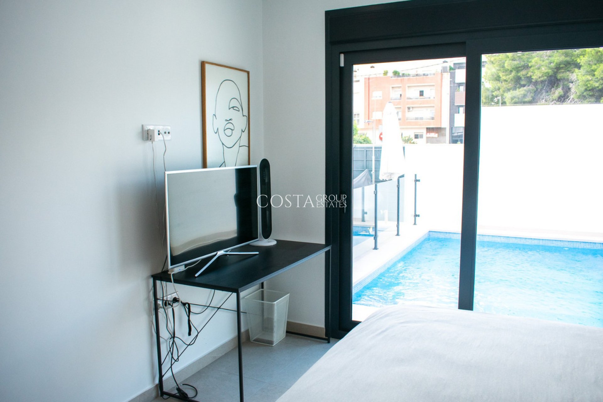 Resale - Villa -
Formentera de Segura