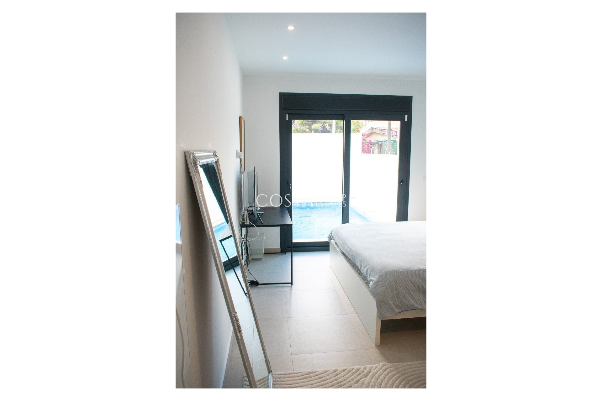 Resale - Villa -
Formentera de Segura