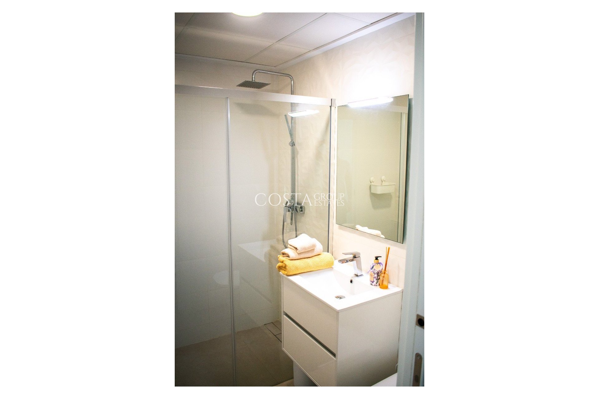 Resale - Villa -
Formentera de Segura