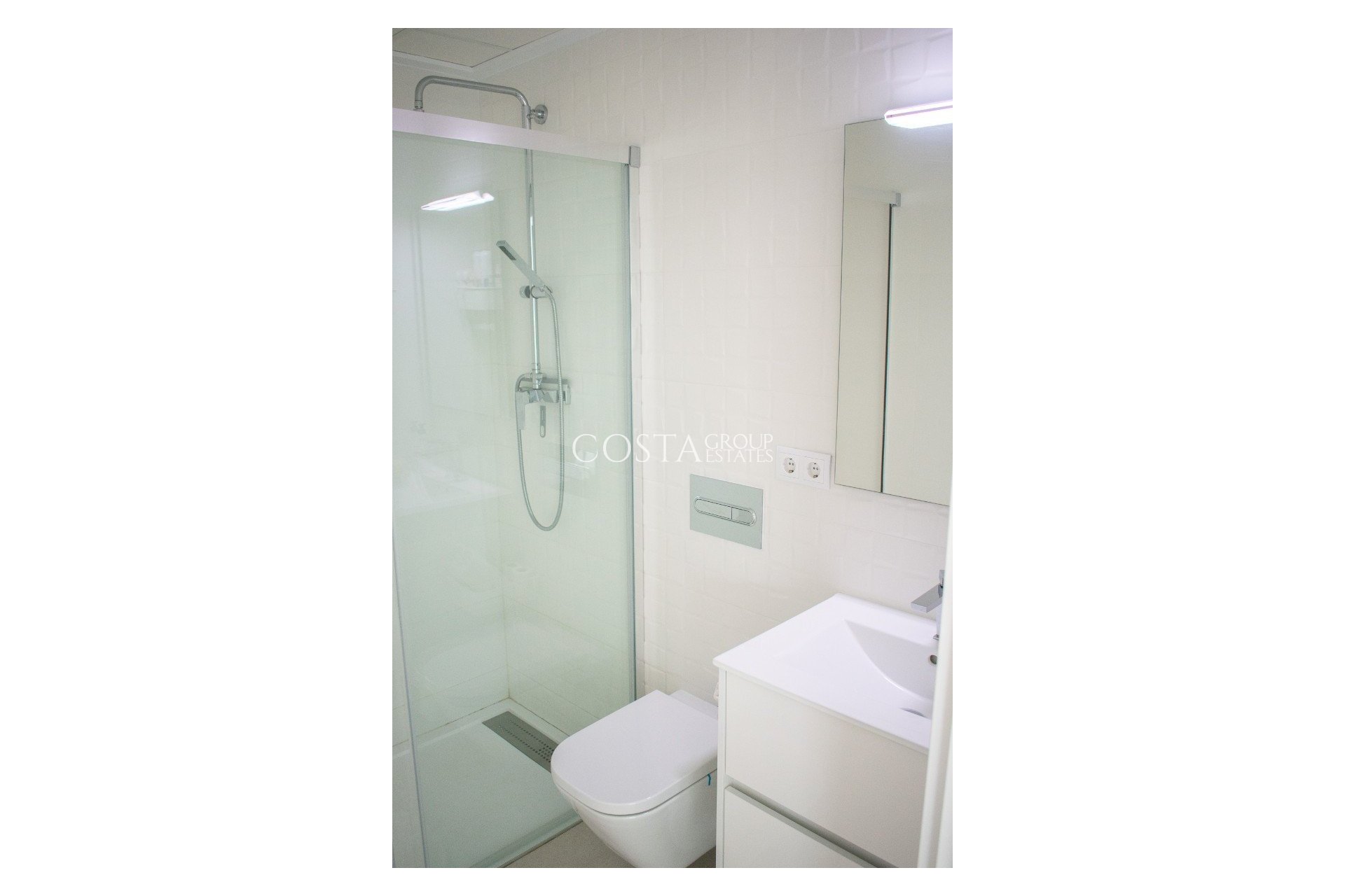 Resale - Villa -
Formentera de Segura