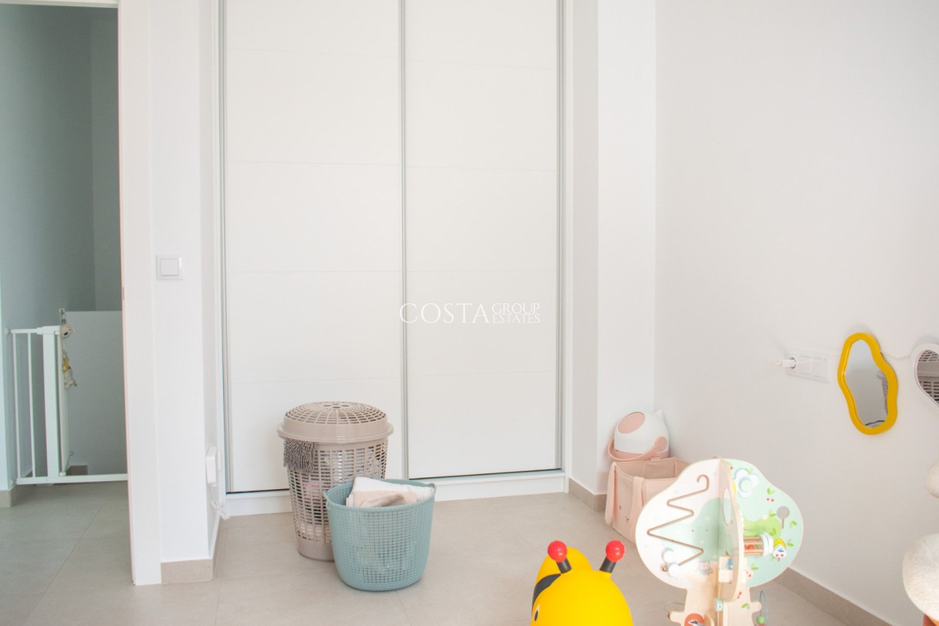 Resale - Villa -
Formentera de Segura