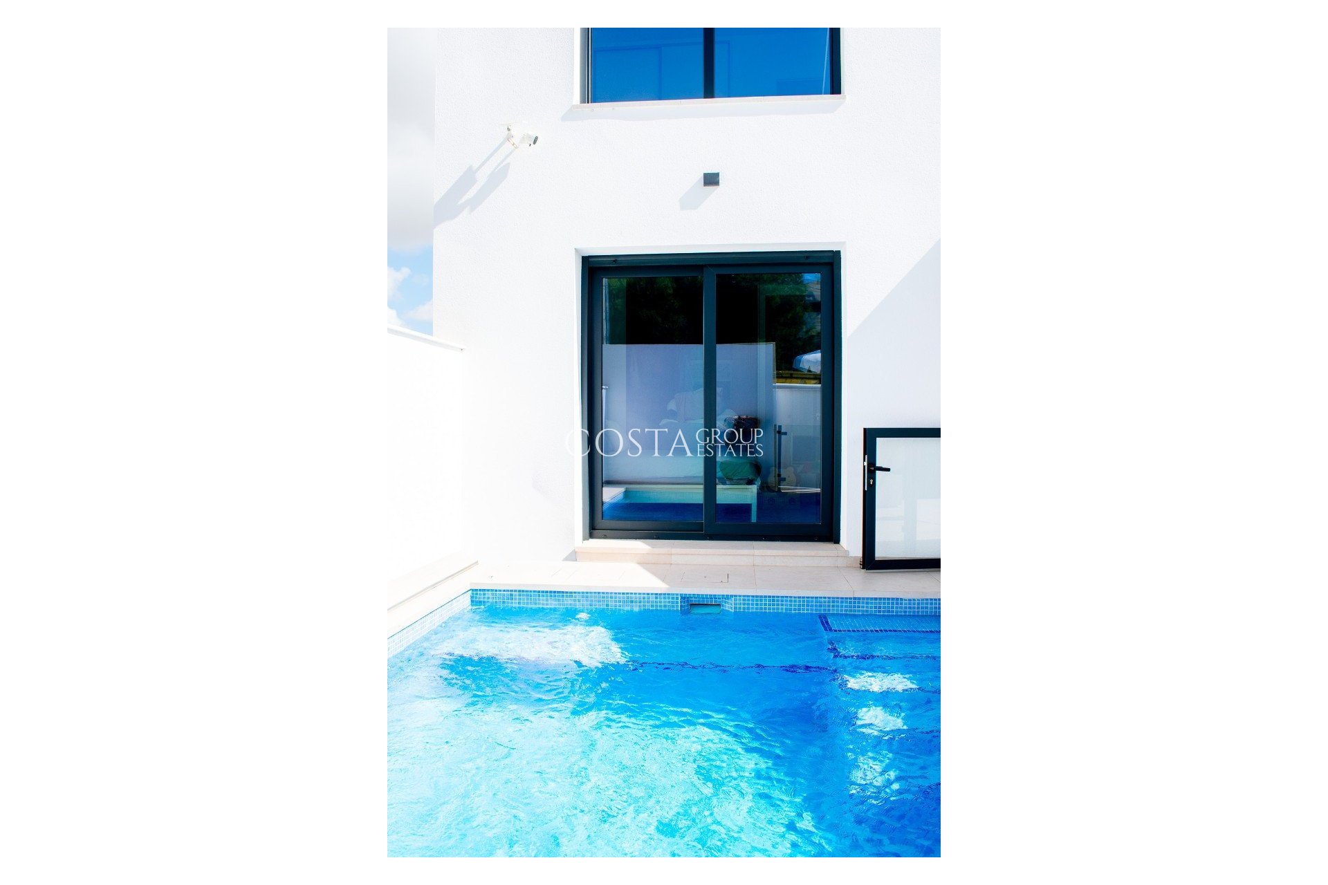 Resale - Villa -
Formentera de Segura