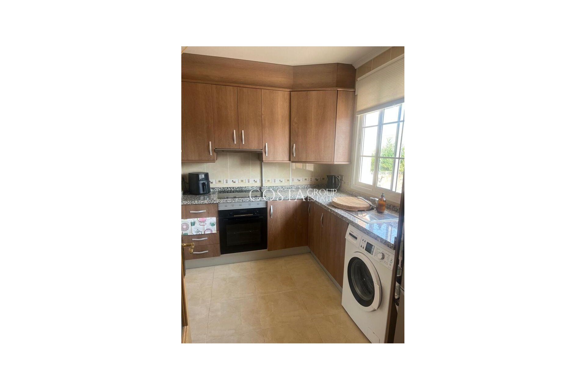 Resale - Villa -
Fortuna - El Reloj