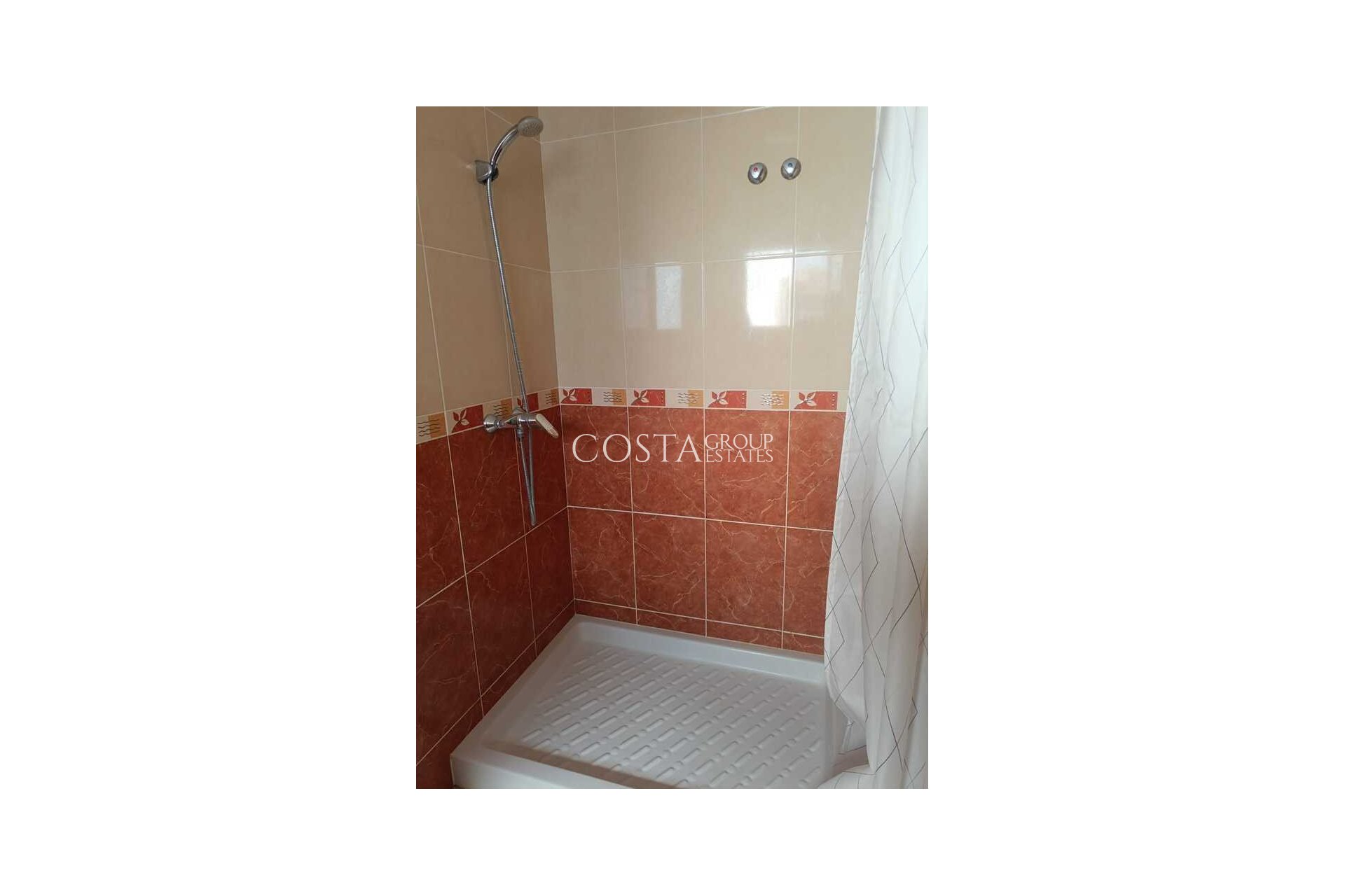 Resale - Villa -
Fortuna - El Reloj