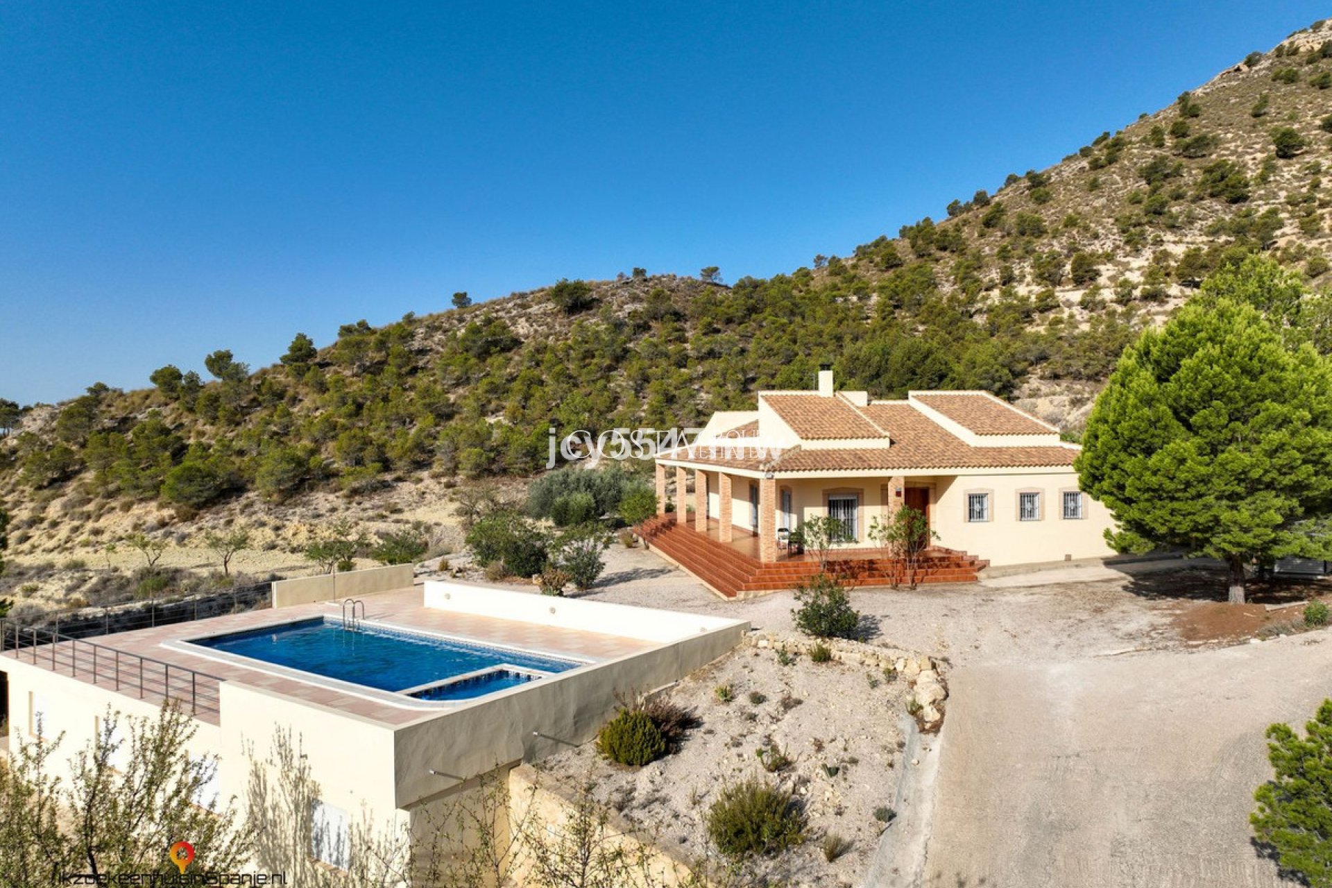 Resale - Villa -
Fortuna - Fortuna Centro