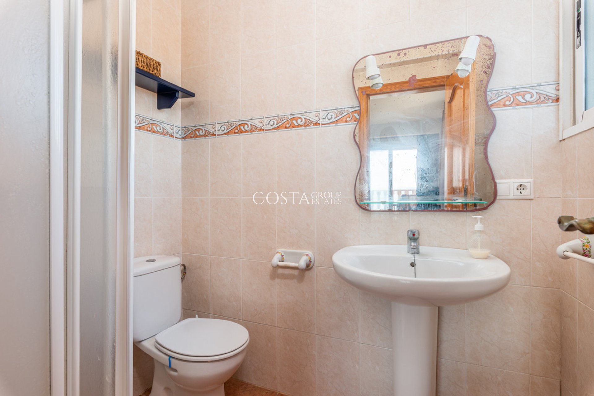 Resale - Villa -
Guardamar del Segura - Guardamar del Segura Centro