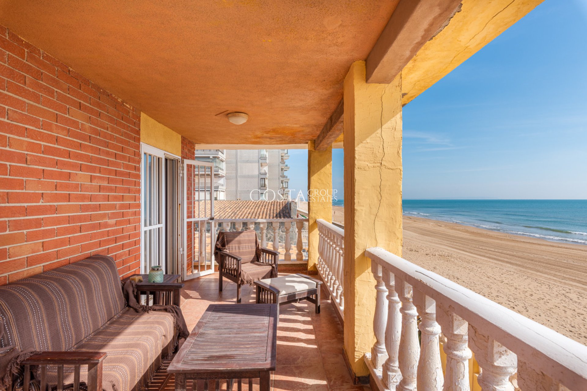 Resale - Villa -
Guardamar del Segura - Guardamar del Segura Centro