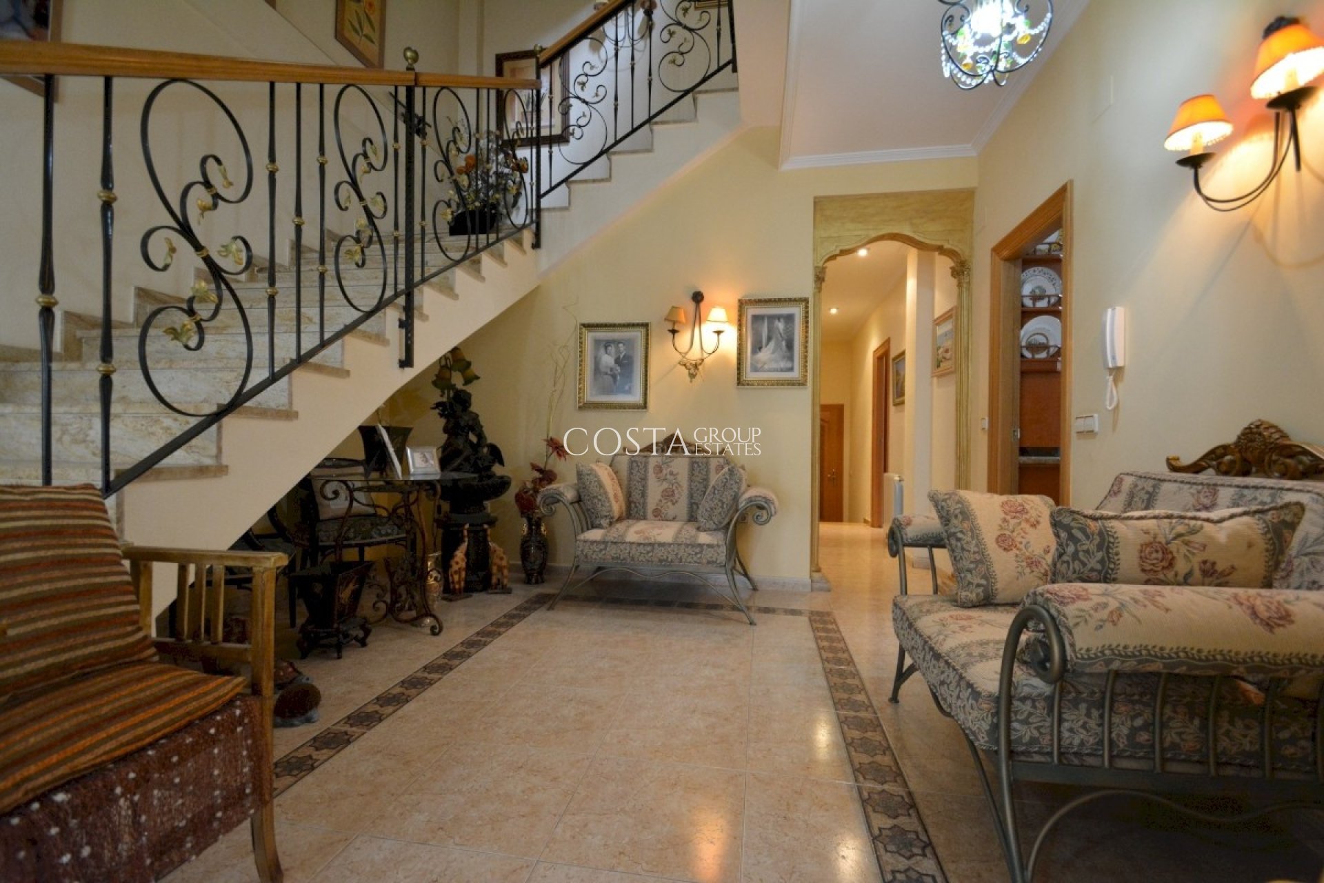 Resale - Villa -
Guardamar del Segura - Guardamar del Segura Centro