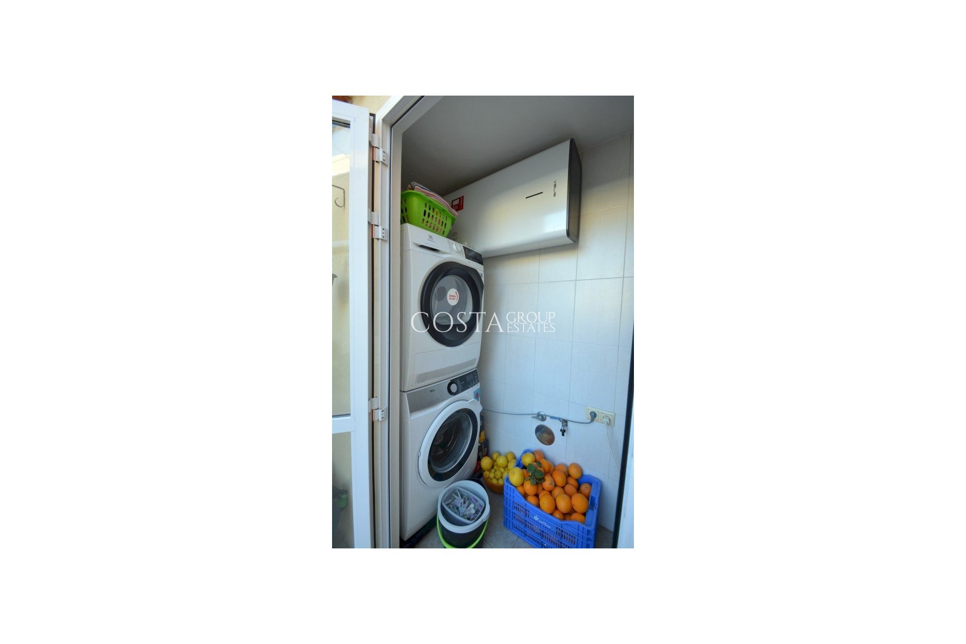 Resale - Villa -
Guardamar del Segura - Guardamar del Segura Centro