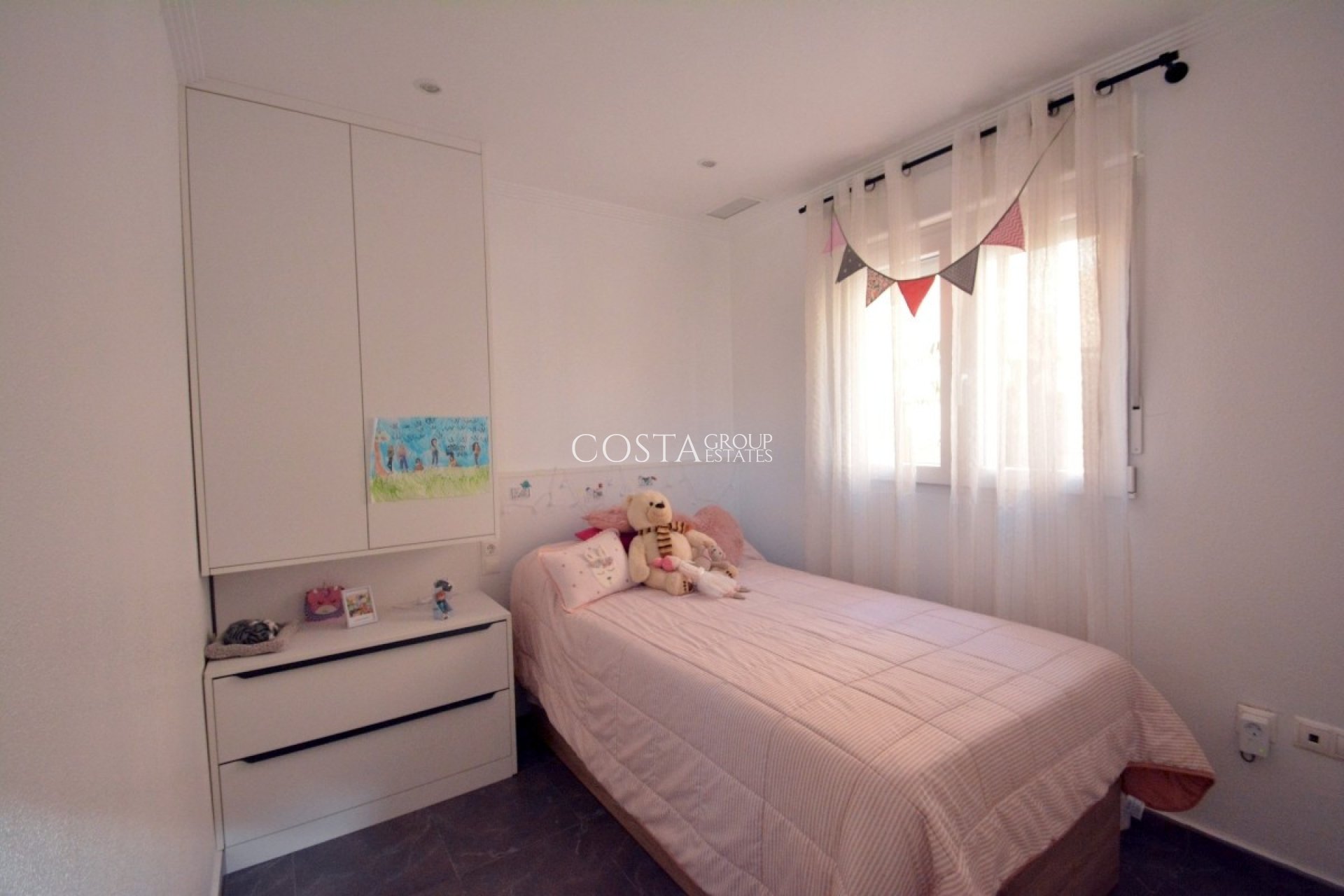 Resale - Villa -
Guardamar del Segura - Guardamar del Segura Centro