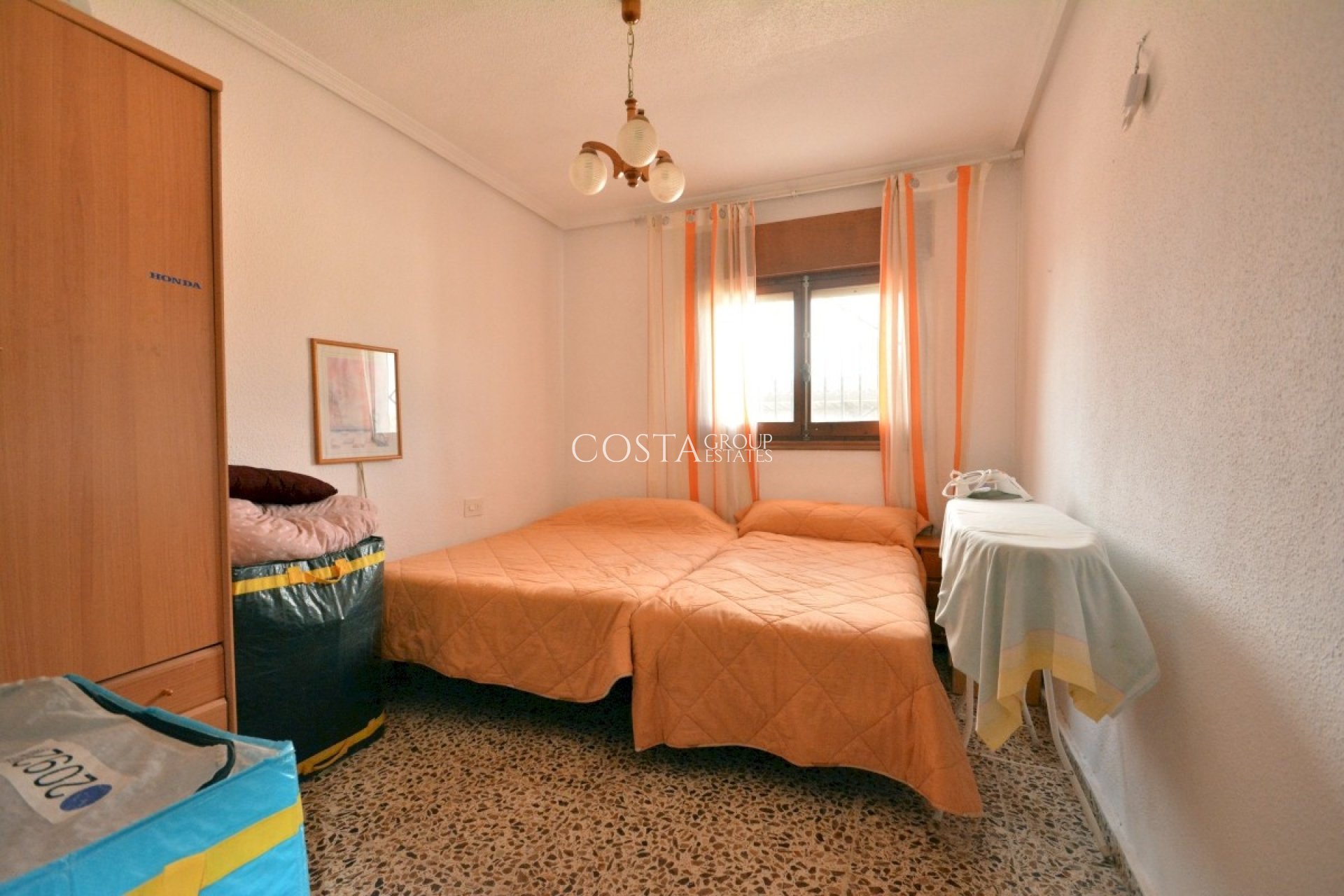 Resale - Villa -
Guardamar del Segura - Guardamar del Segura Centro