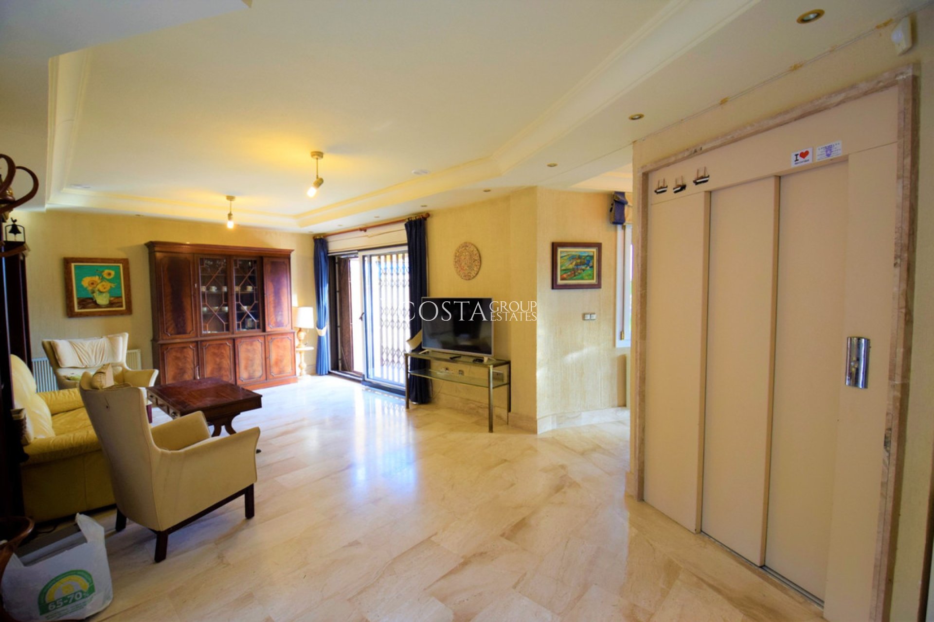 Resale - Villa -
Guardamar del Segura - Guardamar del Segura Centro