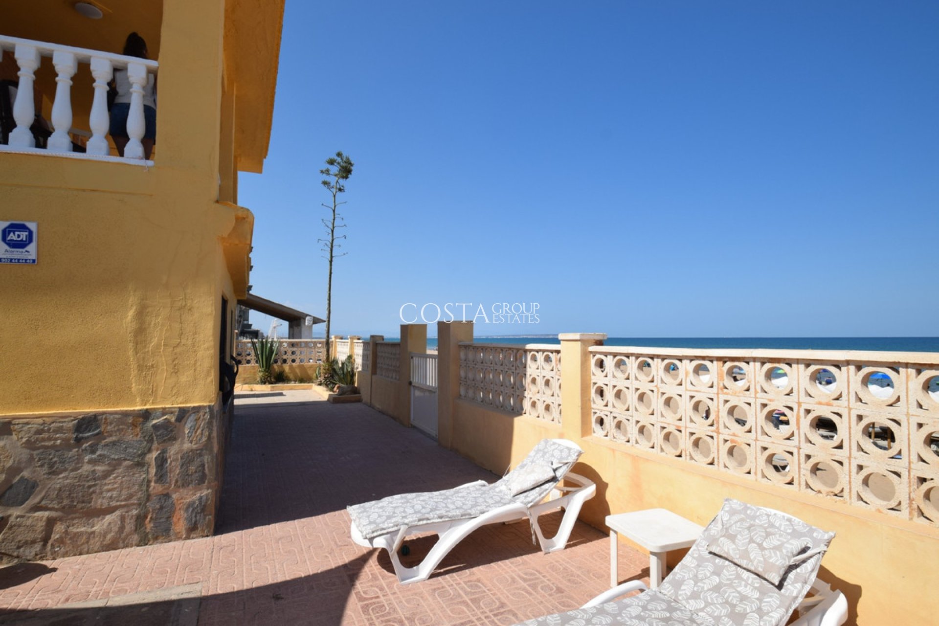 Resale - Villa -
Guardamar del Segura - Guardamar del Segura Centro