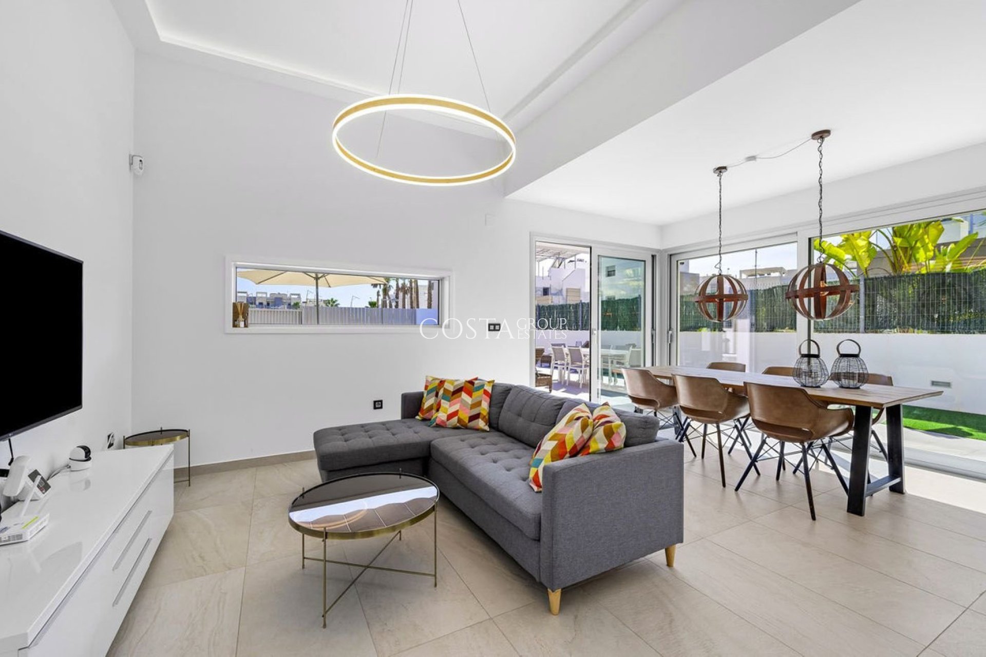 Resale - Villa -
Guardamar del Segura - Guardamar del Segura Centro