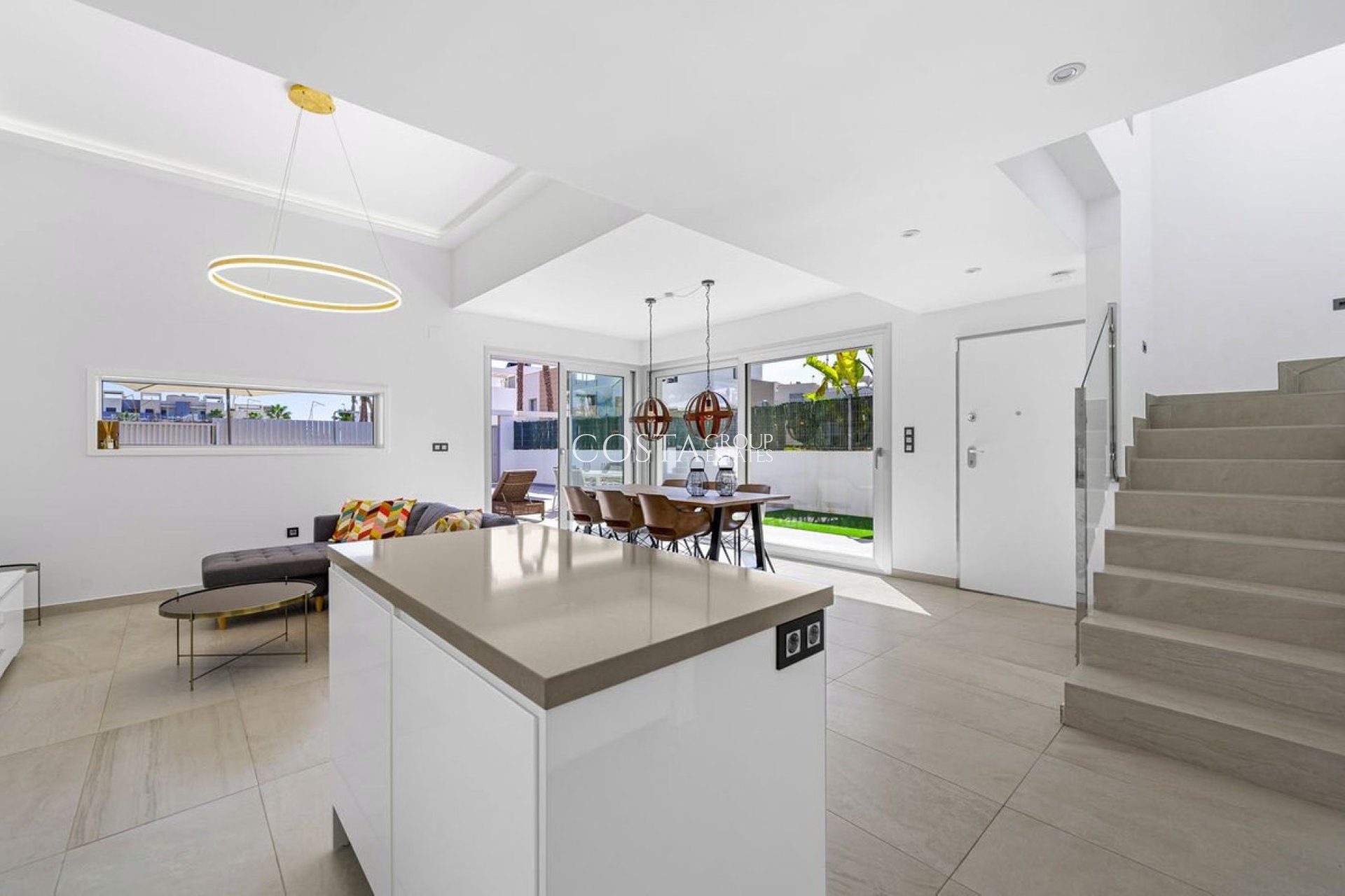 Resale - Villa -
Guardamar del Segura - Guardamar del Segura Centro